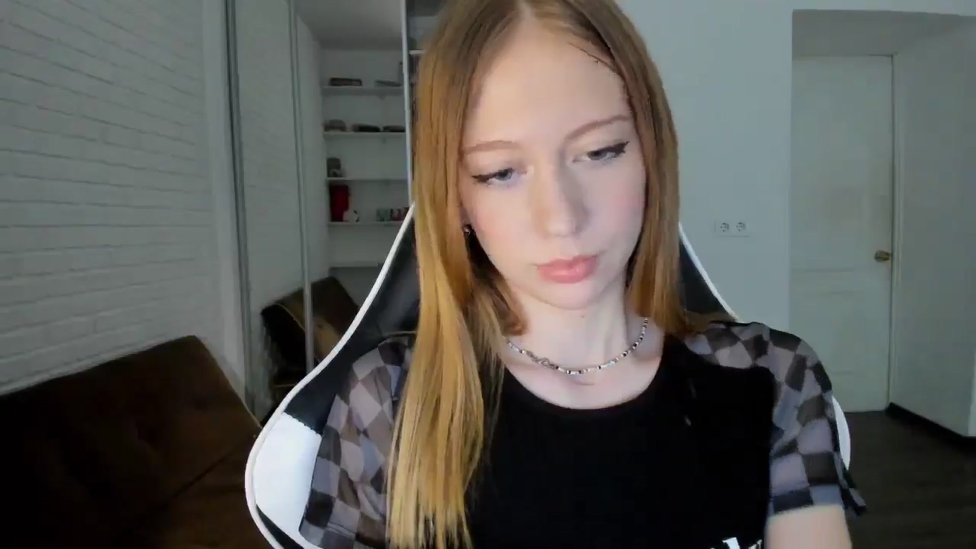 Gallery image thumbnail from RoboSasha's myfreecams stream on, 09/23/2024, 15:09 image 13 of 20