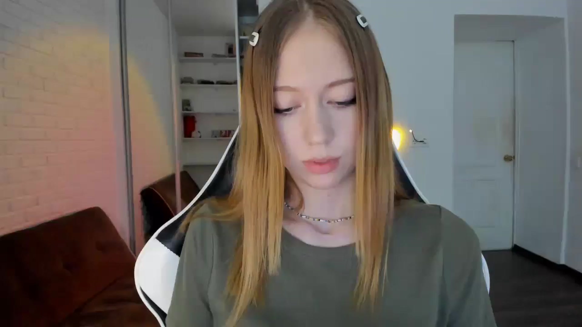 Gallery image thumbnail from RoboSasha's myfreecams stream on, 09/25/2024, 14:20 image 1 of 20