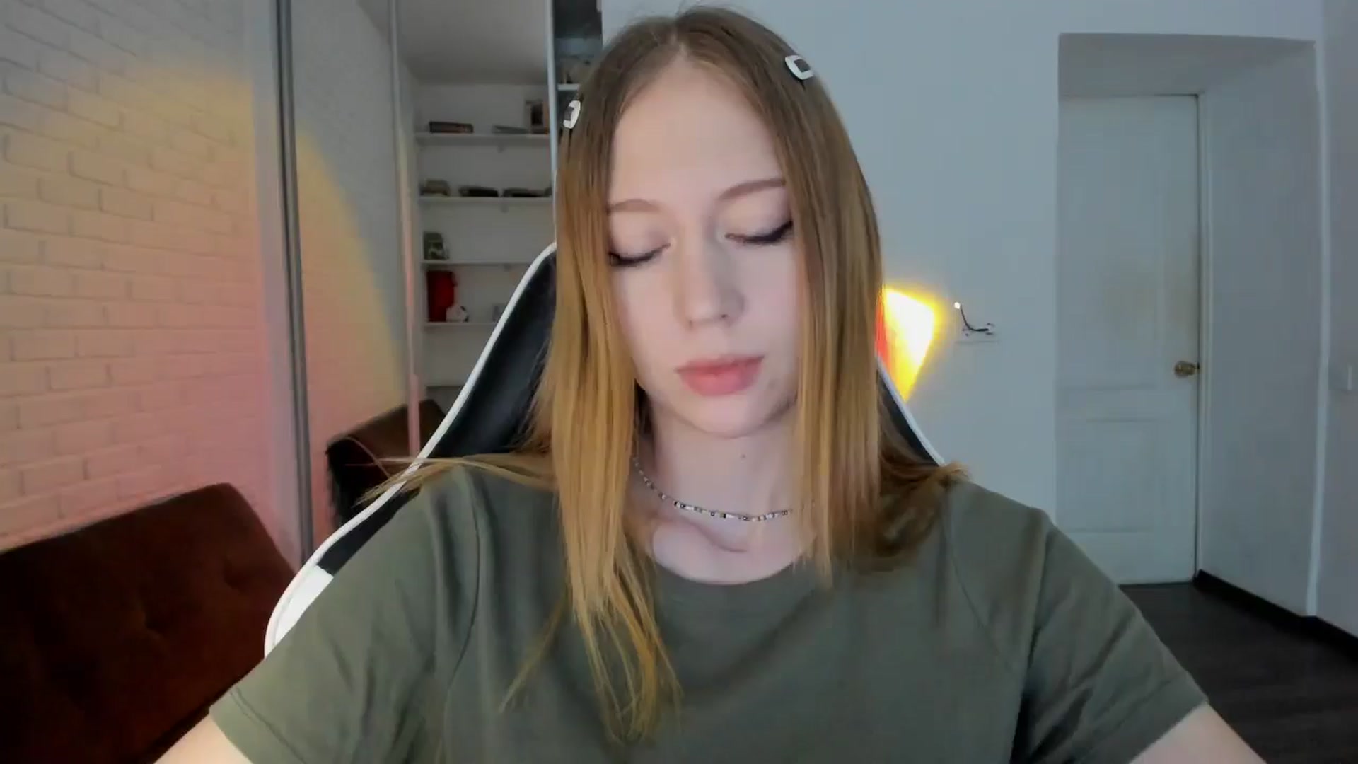 Gallery image thumbnail from RoboSasha's myfreecams stream on, 09/25/2024, 14:20 image 10 of 20