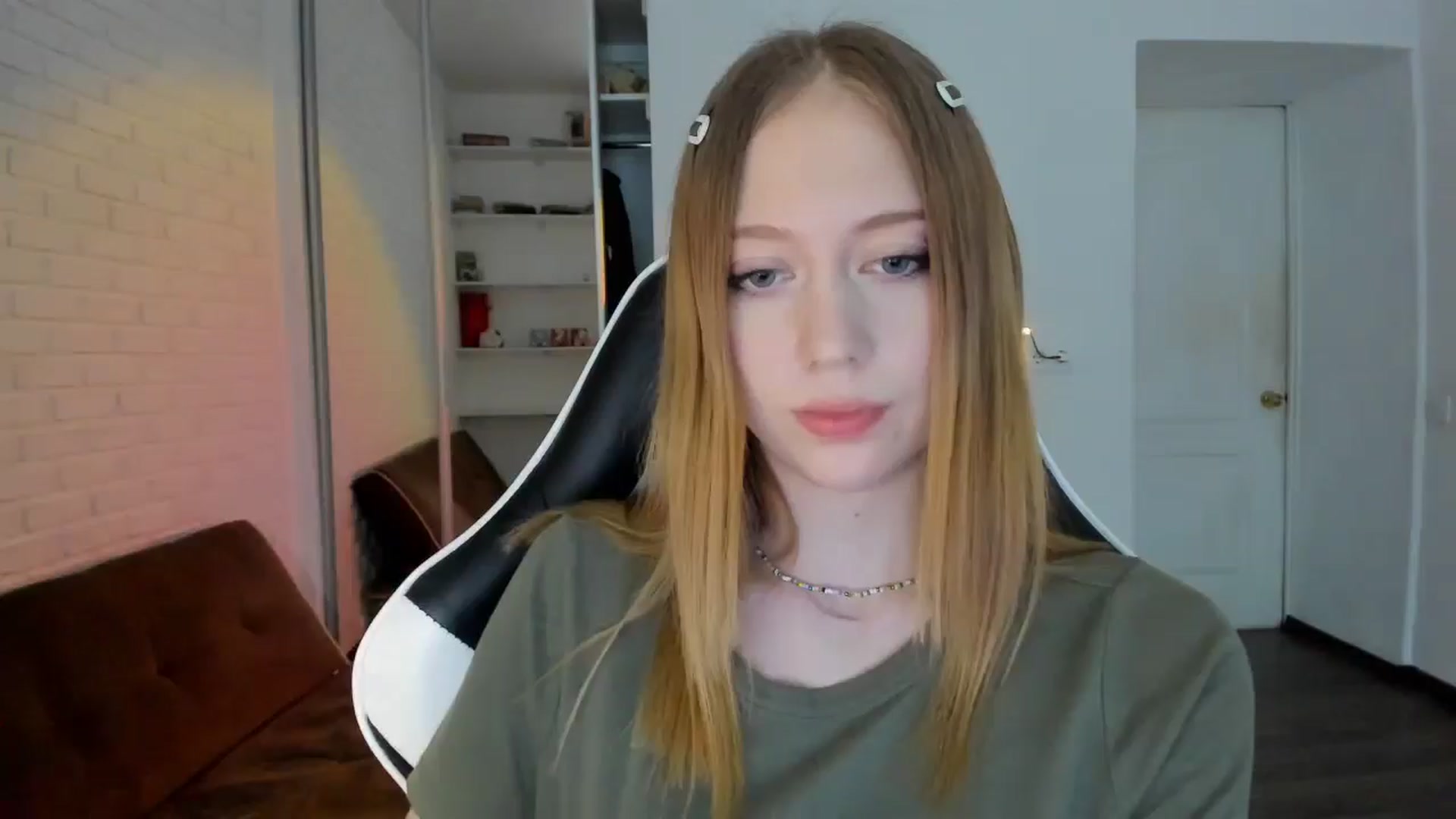Gallery image thumbnail from RoboSasha's myfreecams stream on, 09/25/2024, 14:20 image 4 of 20