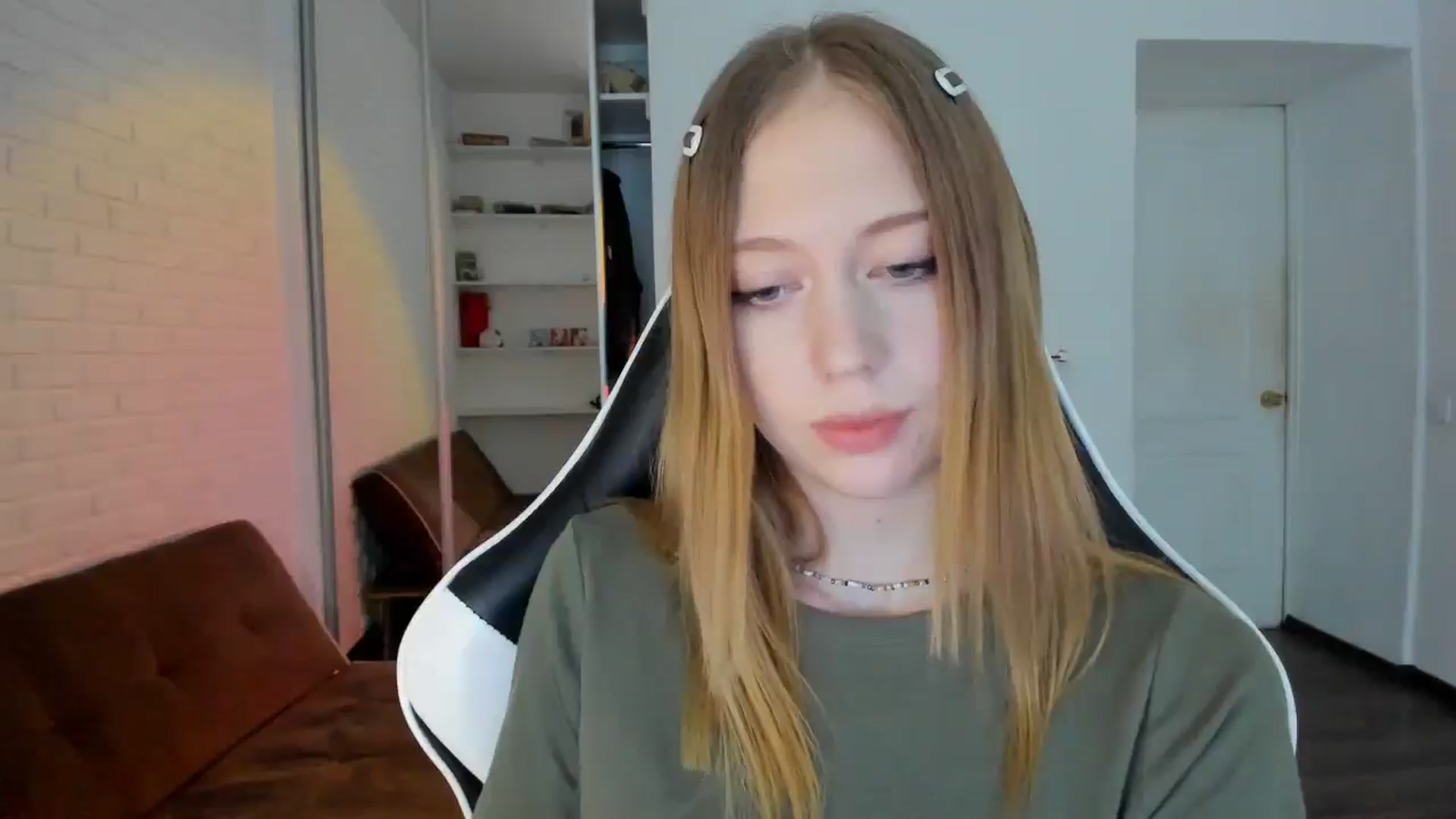 Gallery image thumbnail from RoboSasha's myfreecams stream on, 09/25/2024, 14:20 image 5 of 20