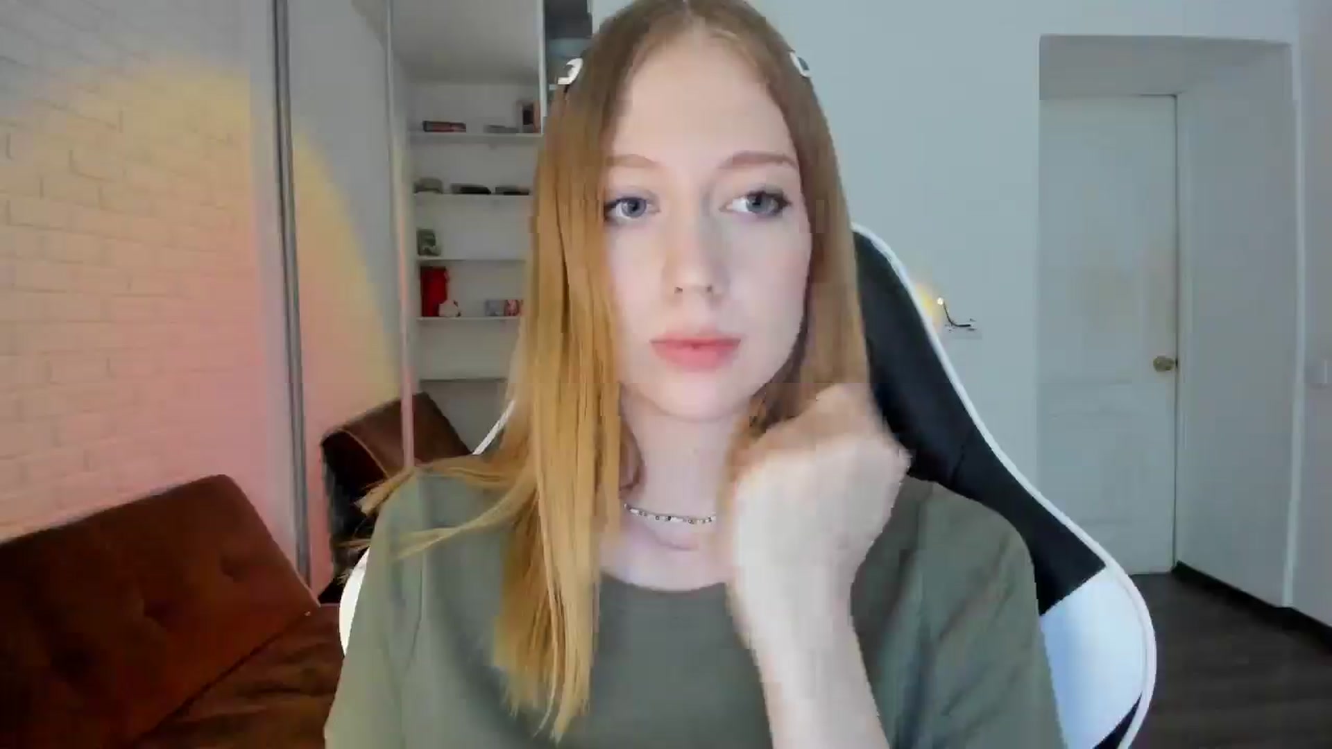 Gallery image thumbnail from RoboSasha's myfreecams stream on, 09/25/2024, 14:20 image 3 of 20