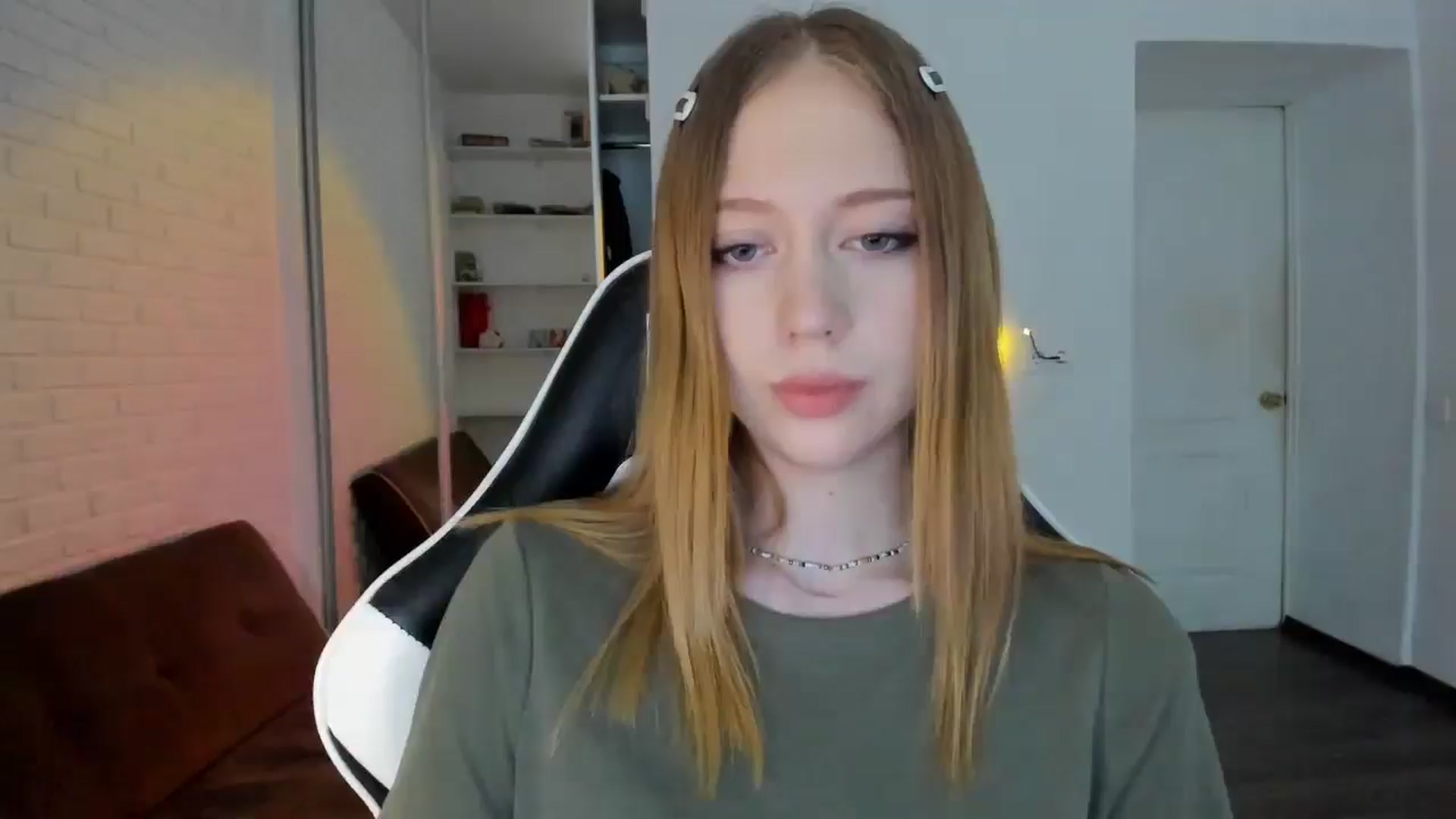 Gallery image thumbnail from RoboSasha's myfreecams stream on, 09/25/2024, 14:20 image 7 of 20