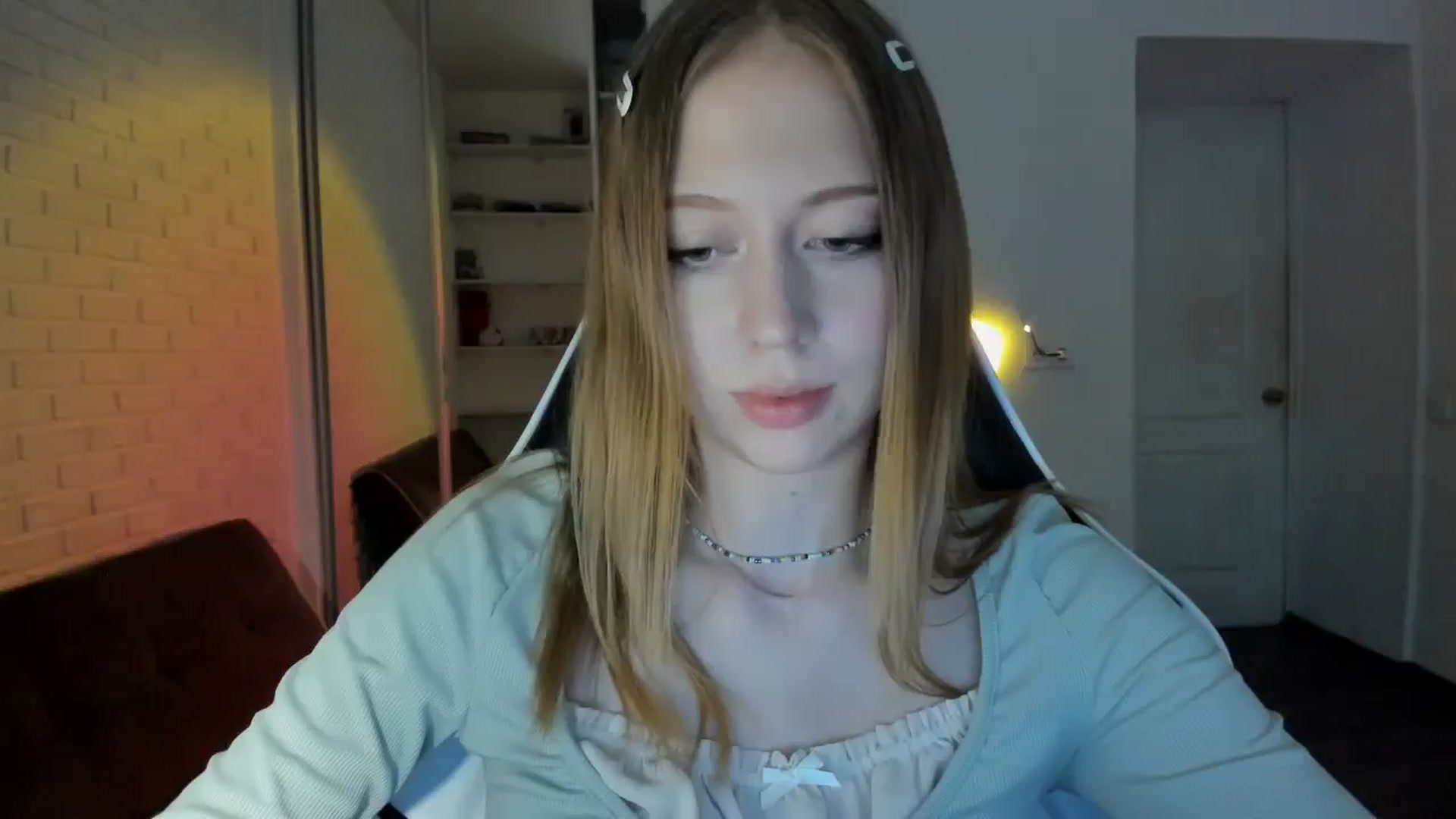 Gallery image thumbnail from RoboSasha's myfreecams stream on, 09/25/2024, 15:51 image 15 of 20