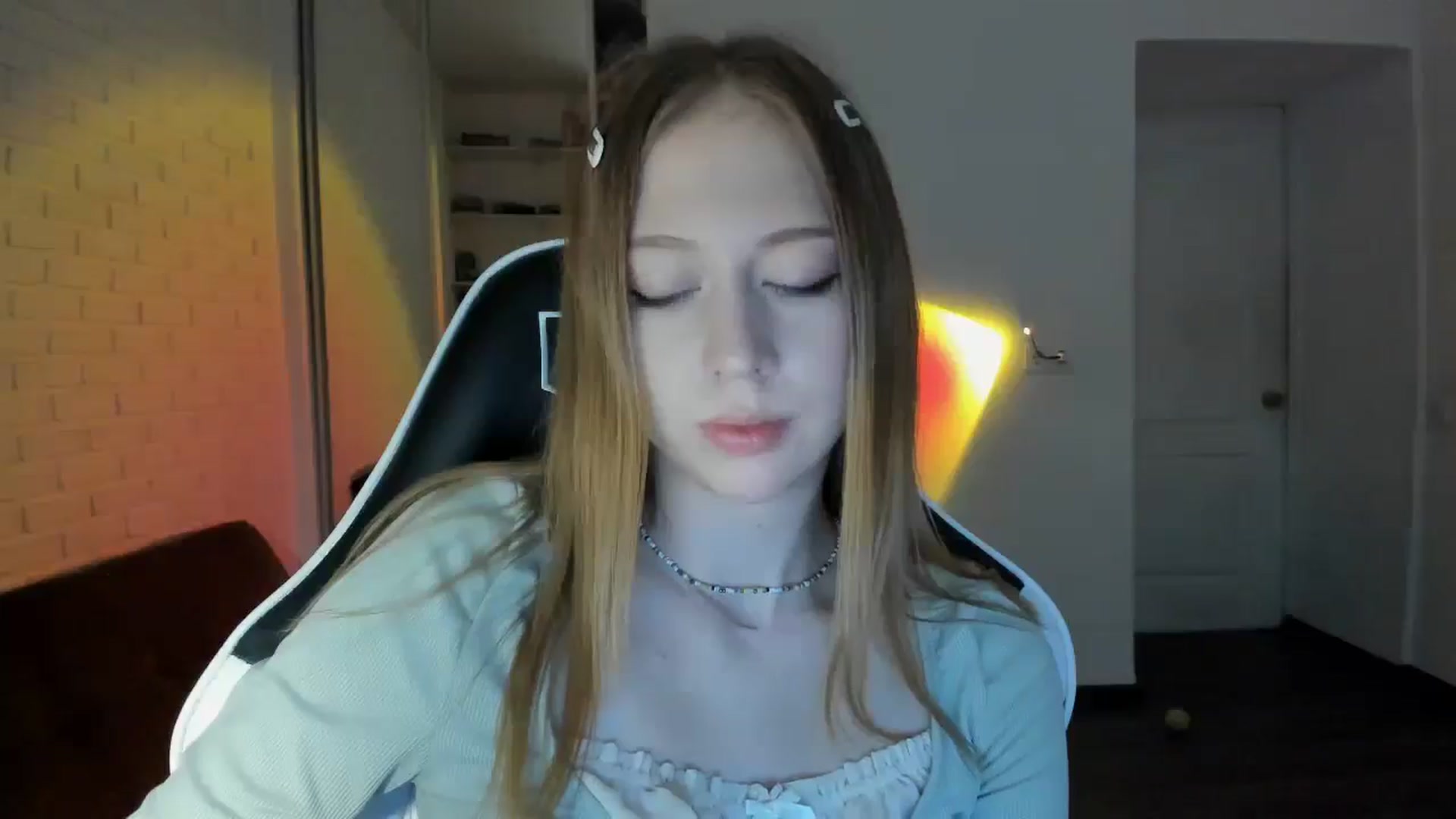 Gallery image thumbnail from RoboSasha's myfreecams stream on, 09/25/2024, 15:51 image 18 of 20