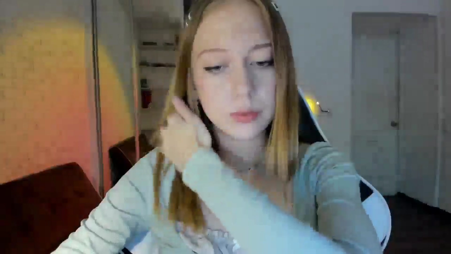 Gallery image thumbnail from RoboSasha's myfreecams stream on, 09/25/2024, 15:51 image 10 of 20