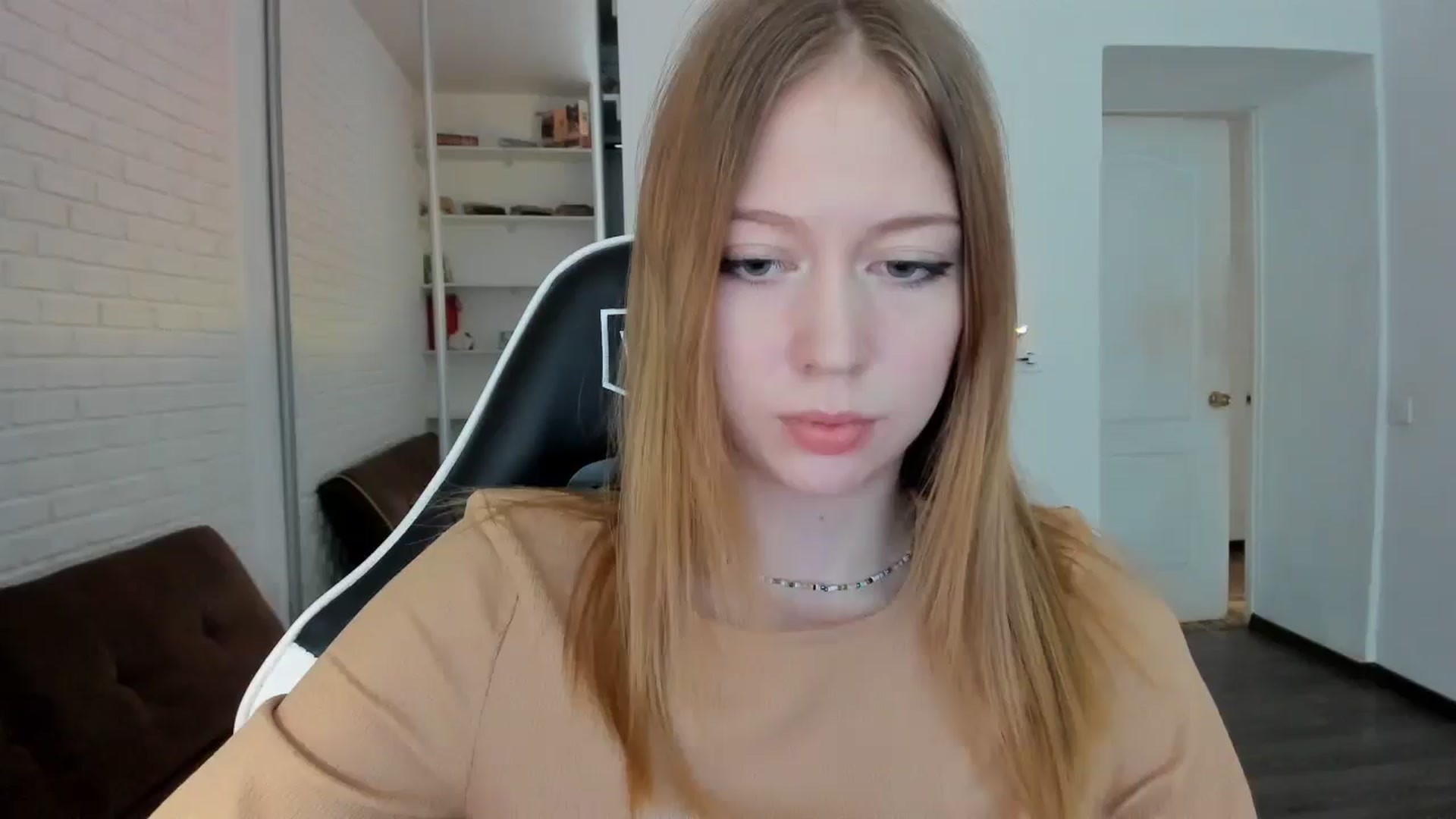 Gallery image thumbnail from RoboSasha's myfreecams stream on, 09/26/2024, 13:27 image 9 of 20