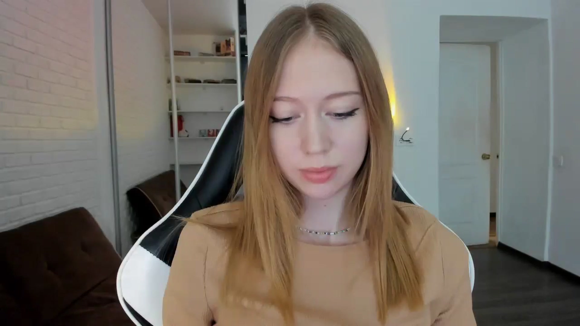 Gallery image thumbnail from RoboSasha's myfreecams stream on, 09/26/2024, 13:27 image 3 of 20
