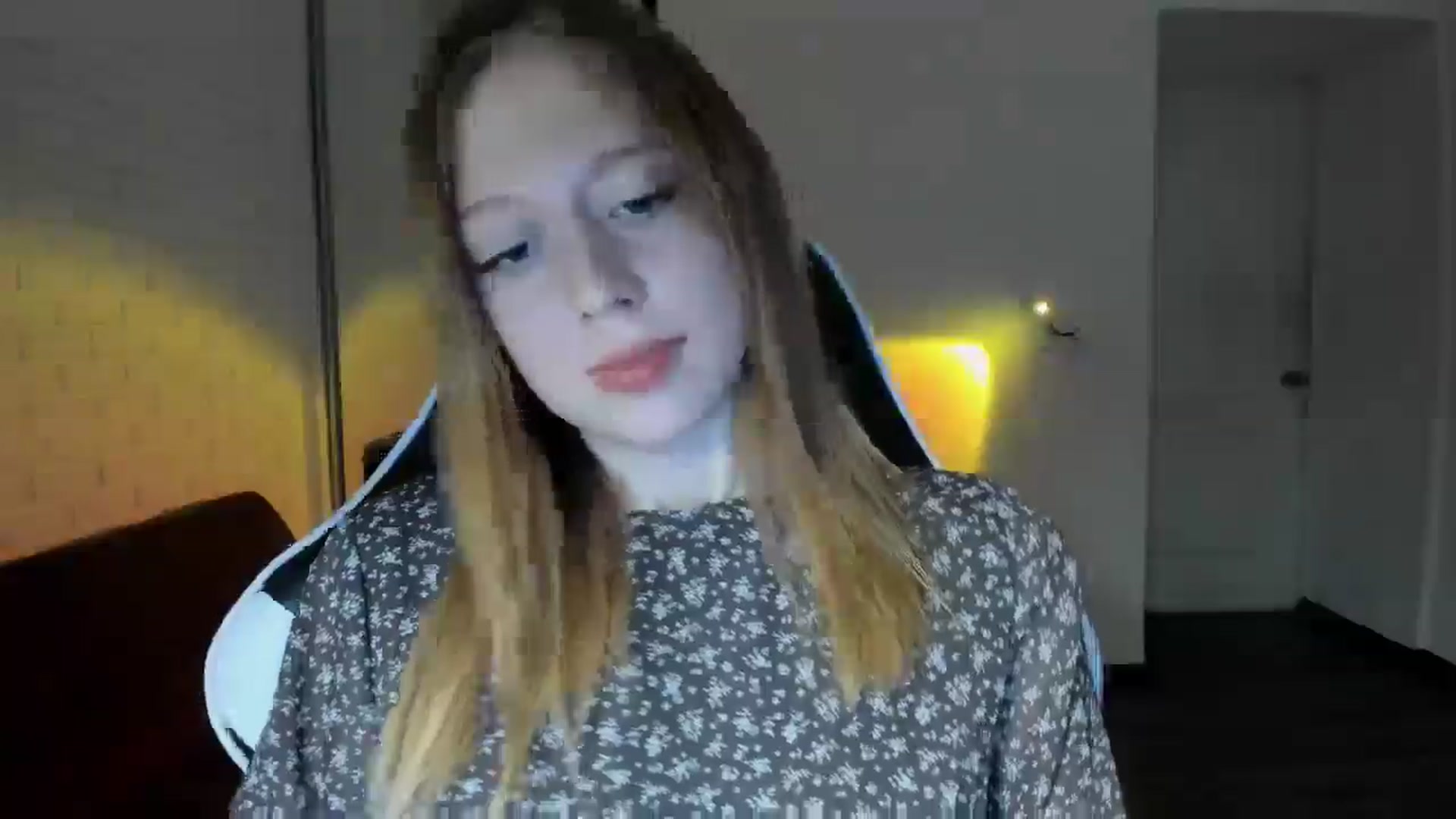 Gallery image thumbnail from RoboSasha's myfreecams stream on, 09/30/2024, 17:00 image 9 of 20