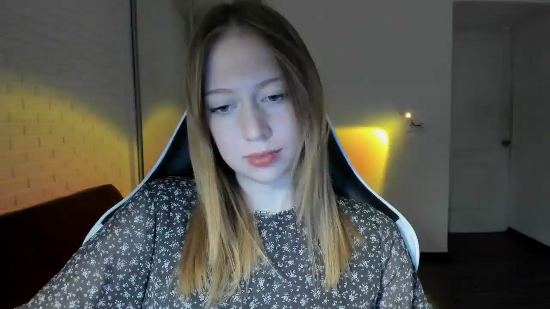 Gallery image thumbnail from RoboSasha's myfreecams stream on, 09/30/2024, 17:00 image 18 of 20