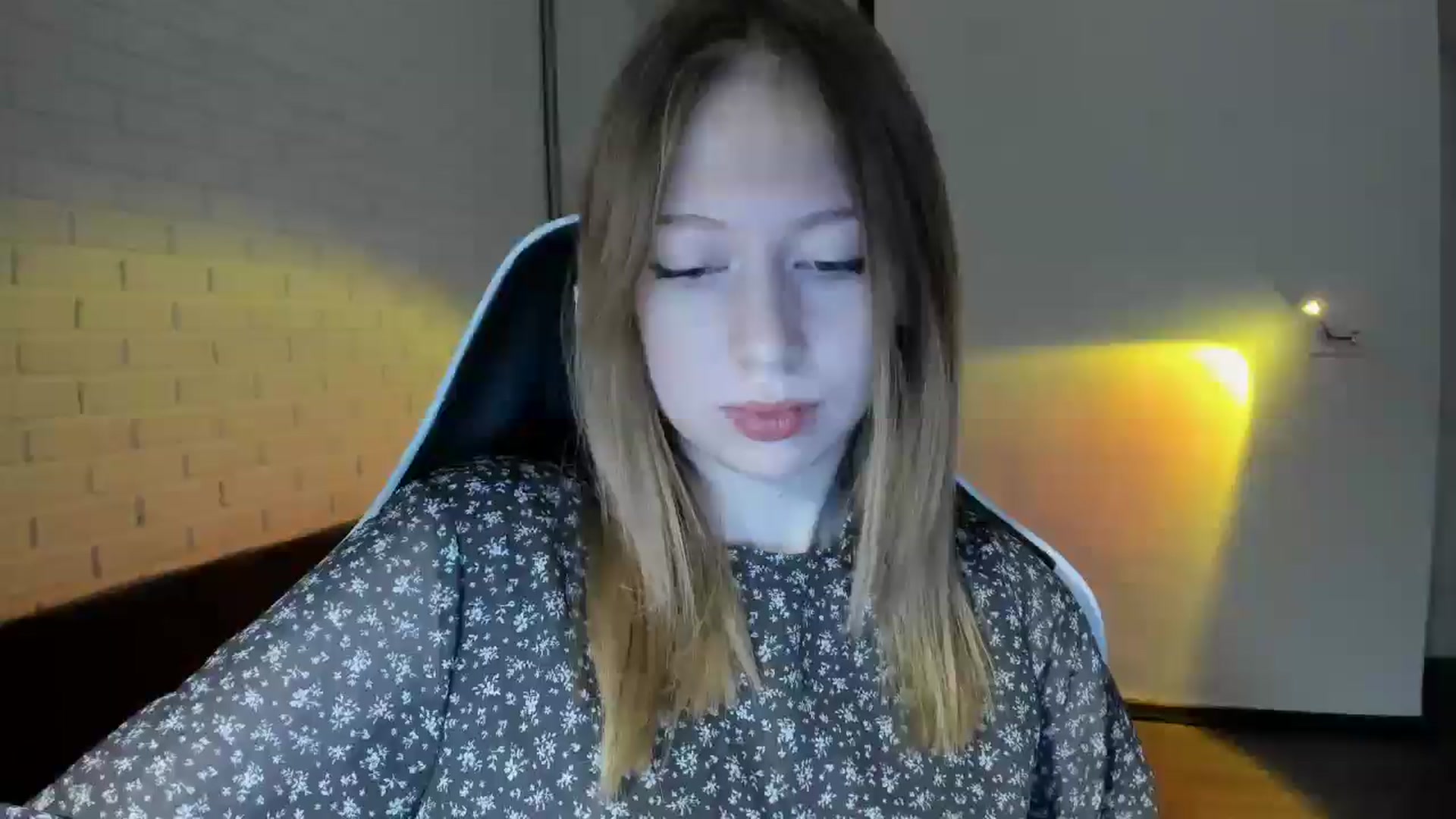 Gallery image thumbnail from RoboSasha's myfreecams stream on, 09/30/2024, 17:00 image 7 of 20