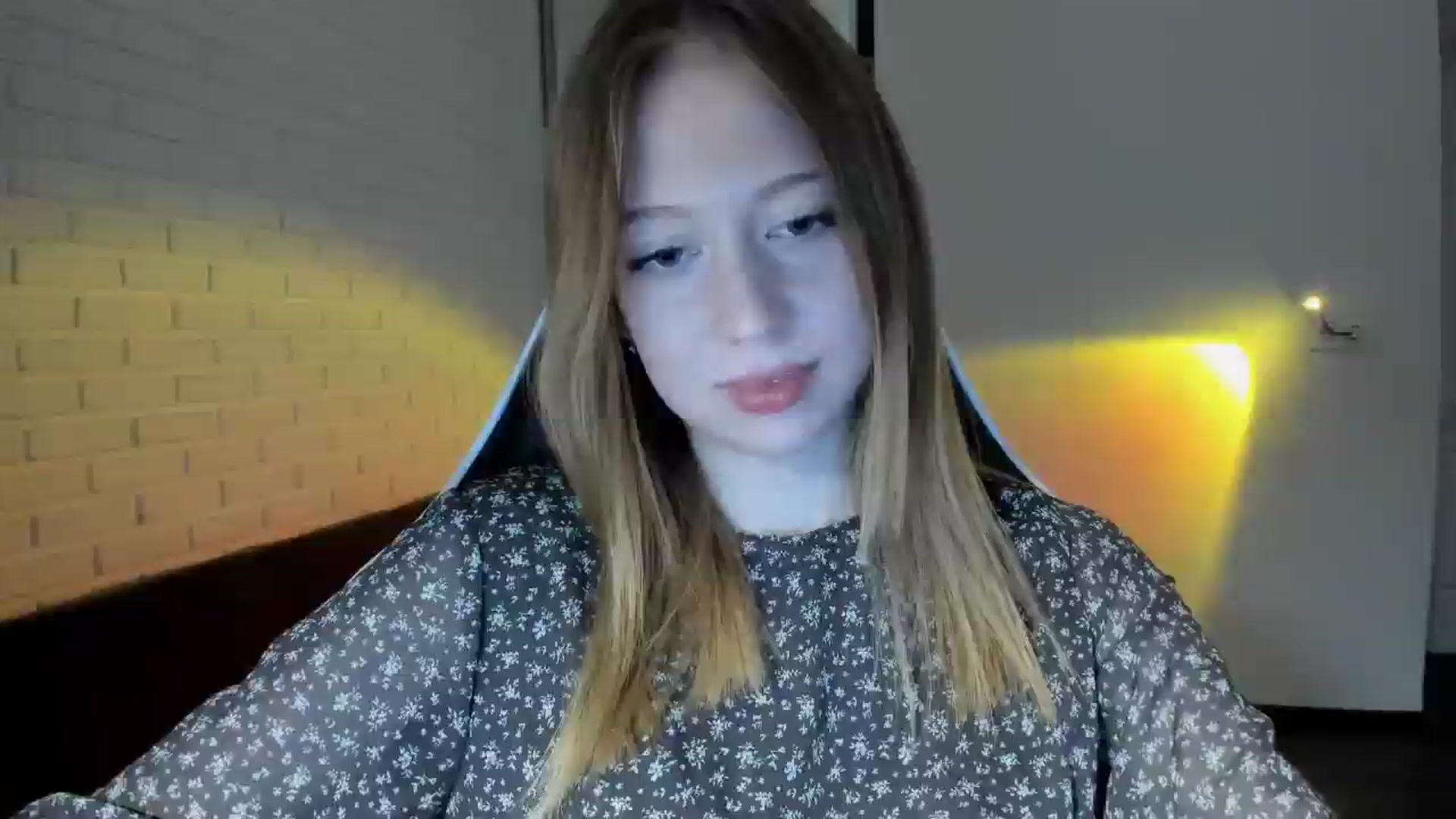 Gallery image thumbnail from RoboSasha's myfreecams stream on, 09/30/2024, 17:00 image 5 of 20
