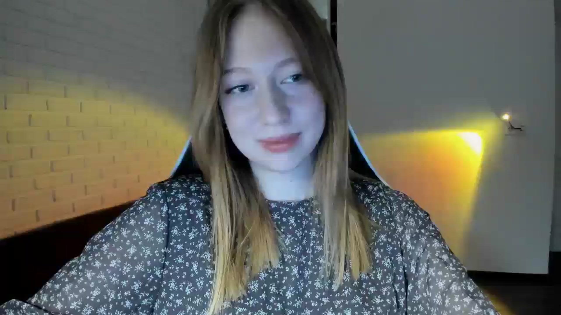 Gallery image thumbnail from RoboSasha's myfreecams stream on, 09/30/2024, 17:00 image 3 of 20