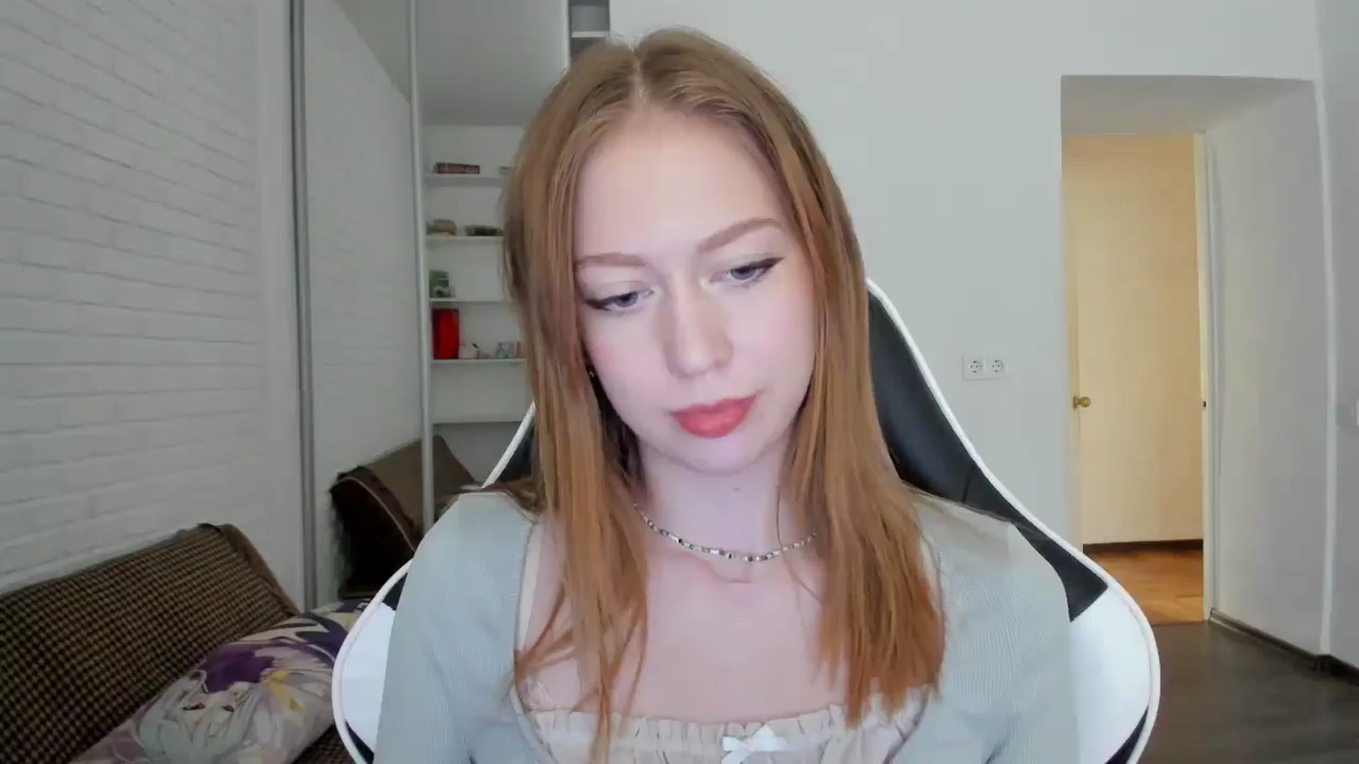 Gallery image thumbnail from RoboSasha's myfreecams stream on, 10/13/2024, 14:16 image 10 of 20