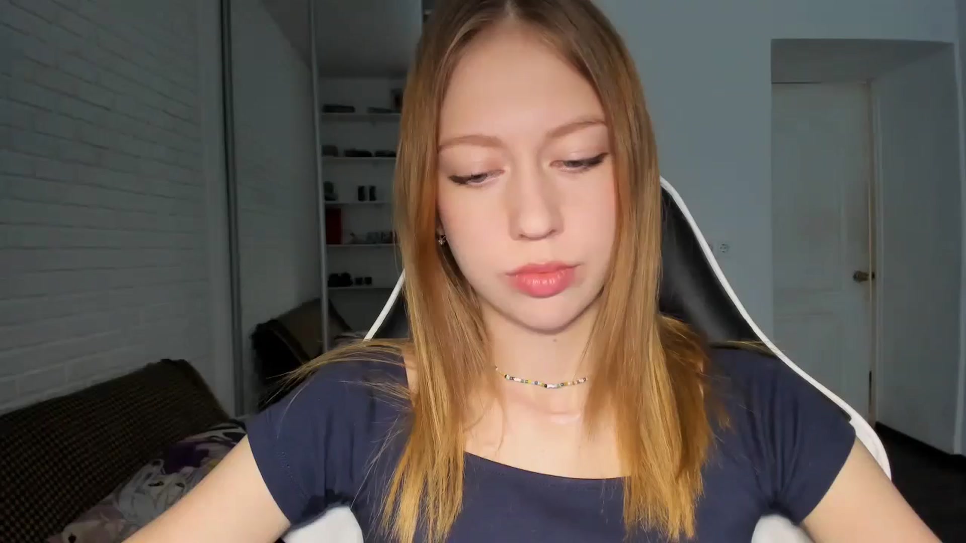 Gallery image thumbnail from RoboSasha's myfreecams stream on, 10/16/2024, 13:02 image 16 of 20