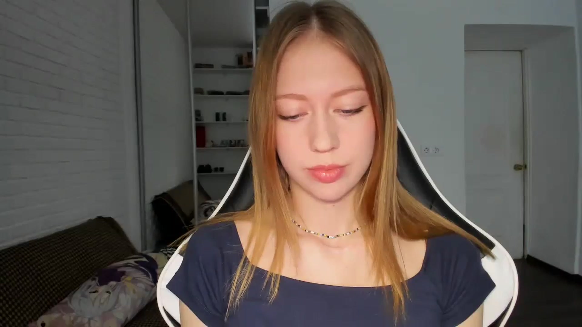 Gallery image thumbnail from RoboSasha's myfreecams stream on, 10/16/2024, 13:02 image 6 of 20