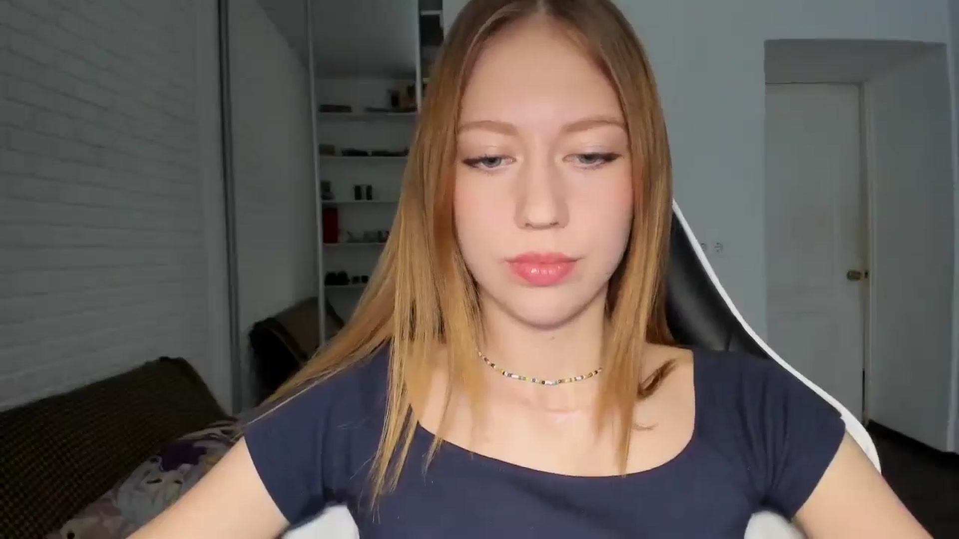 Gallery image thumbnail from RoboSasha's myfreecams stream on, 10/16/2024, 13:02 image 18 of 20