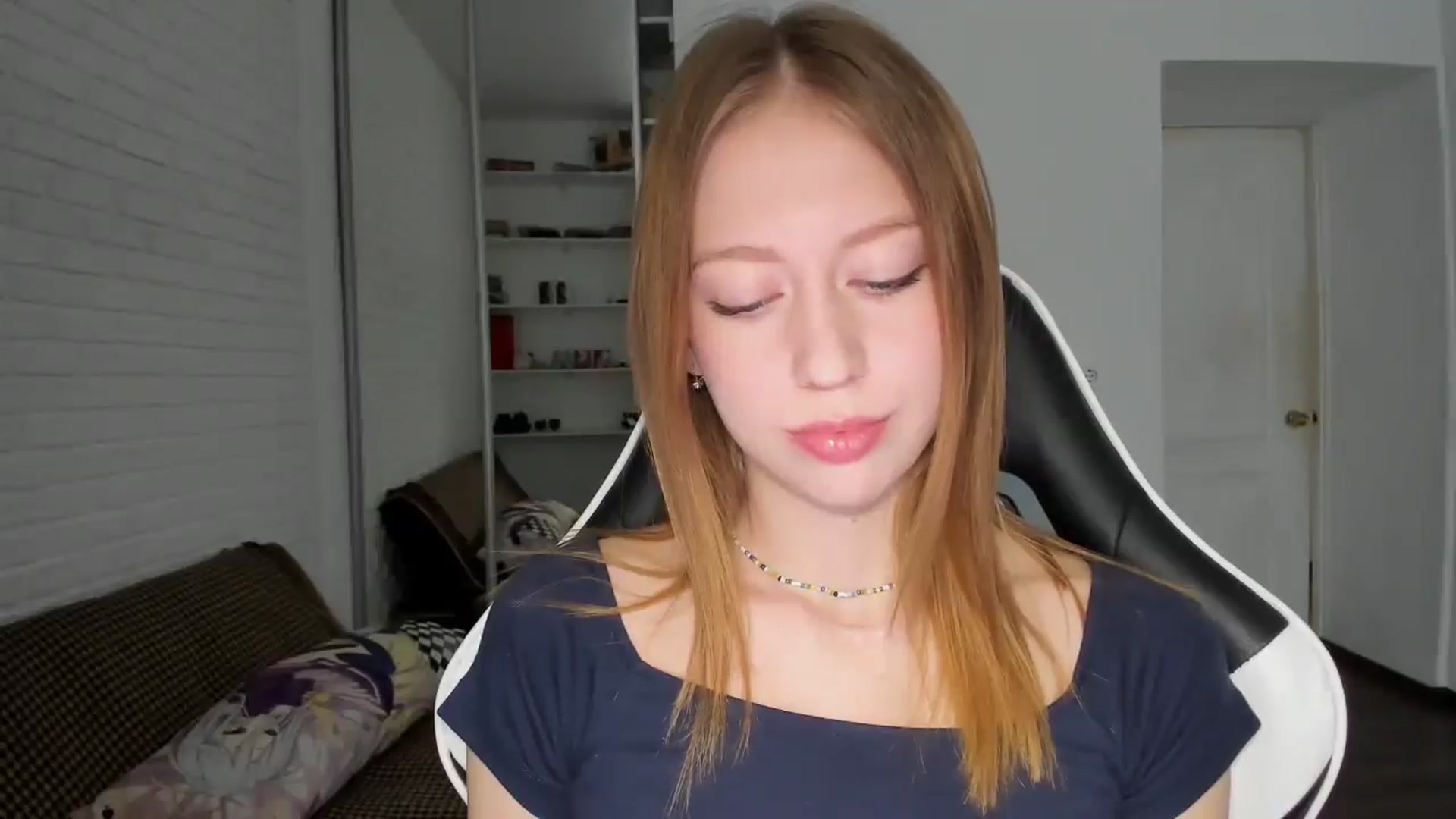 Gallery image thumbnail from RoboSasha's myfreecams stream on, 10/16/2024, 13:02 image 9 of 20