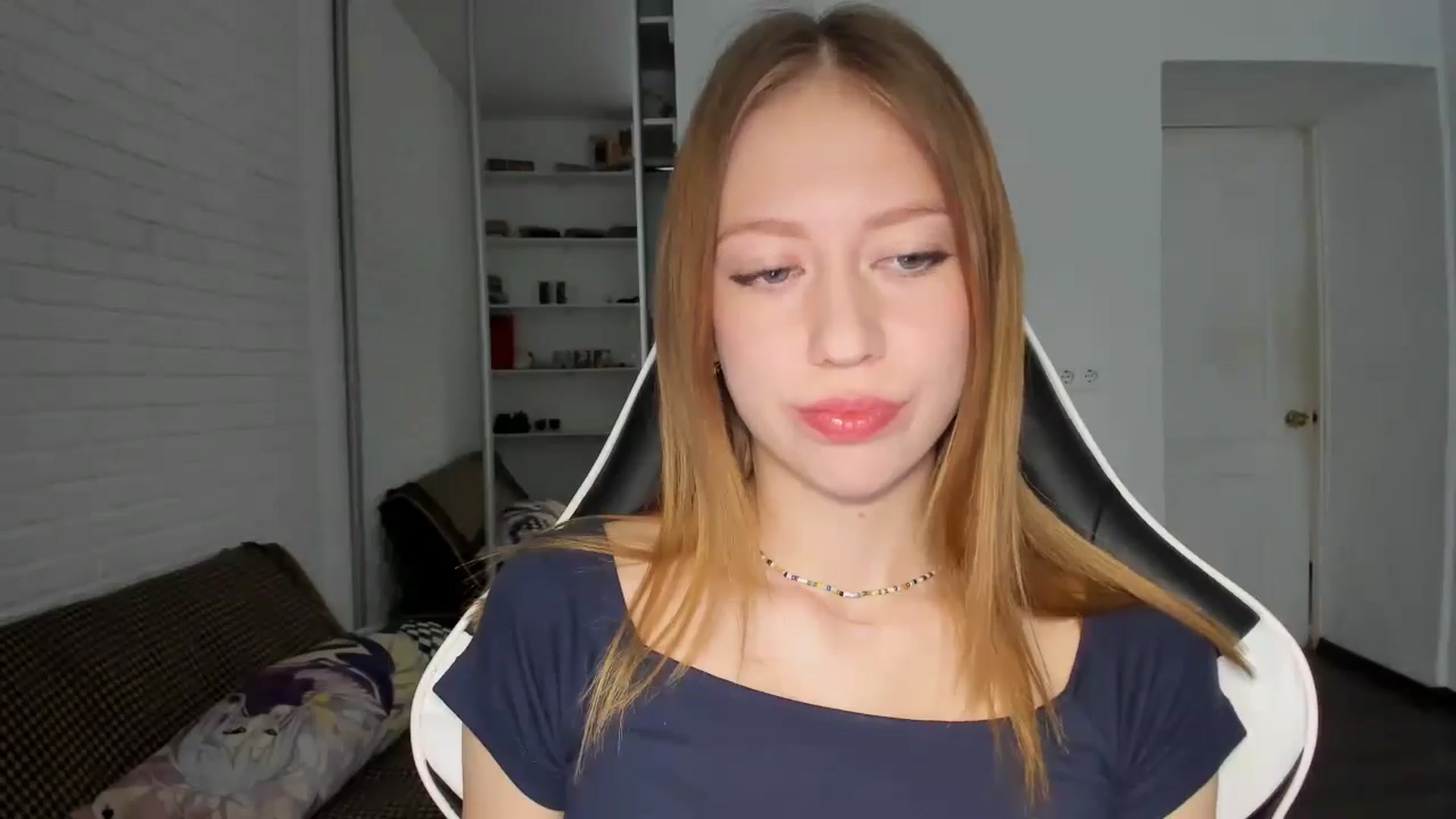 Gallery image thumbnail from RoboSasha's myfreecams stream on, 10/16/2024, 13:02 image 7 of 20