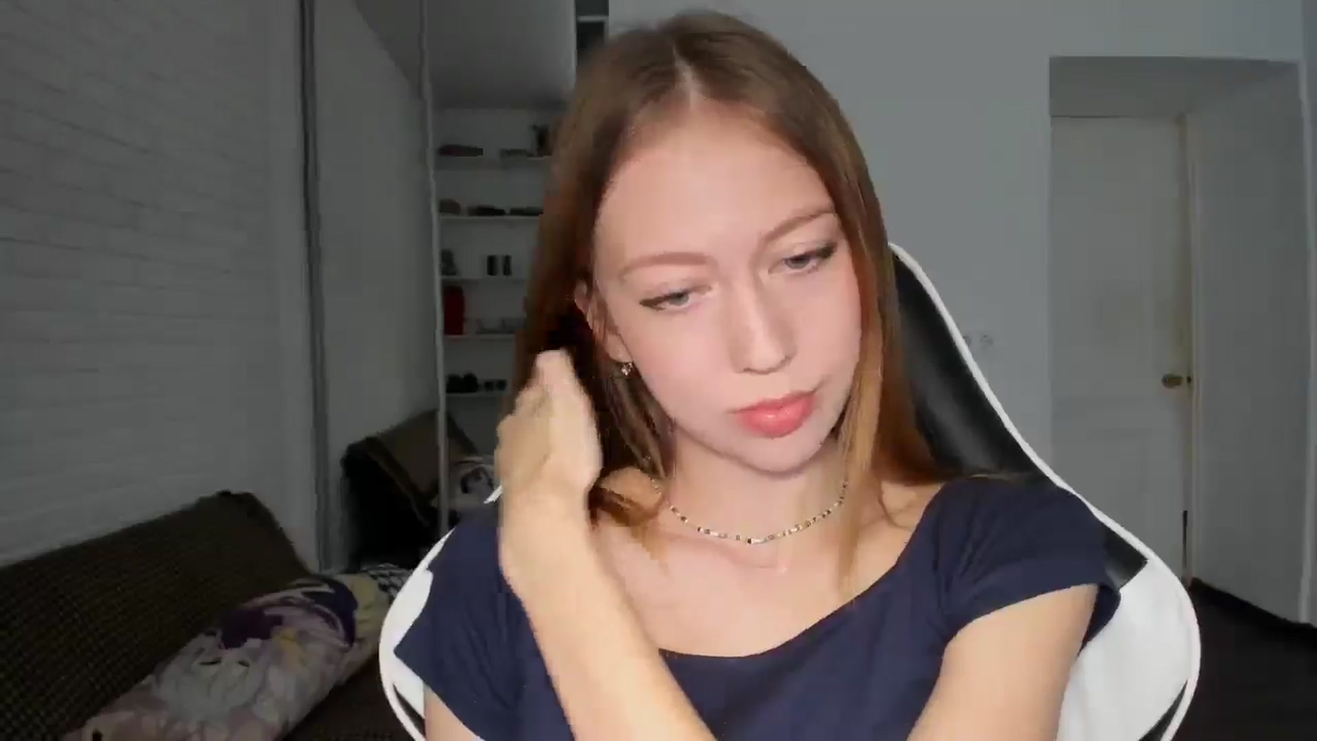 Gallery image thumbnail from RoboSasha's myfreecams stream on, 10/16/2024, 13:02 image 13 of 20