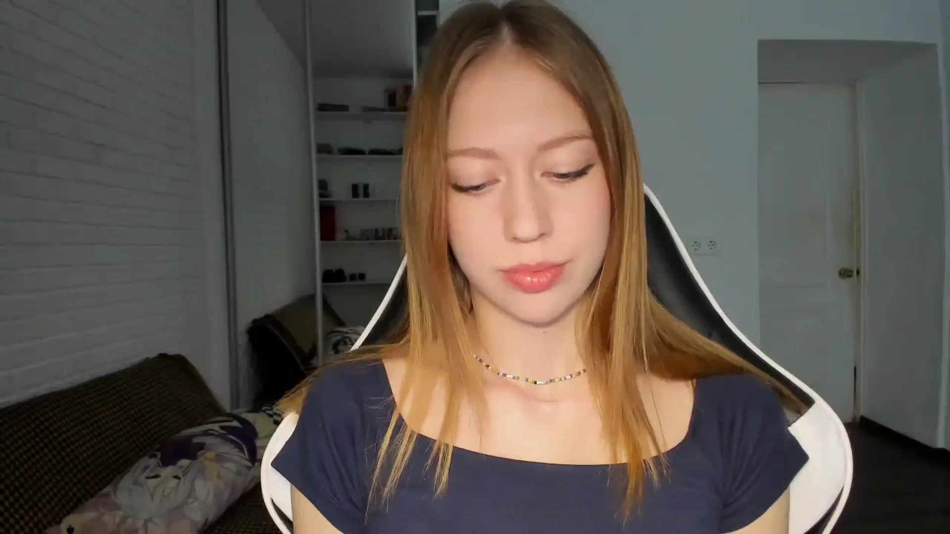 Gallery image thumbnail from RoboSasha's myfreecams stream on, 10/16/2024, 13:02 image 4 of 20