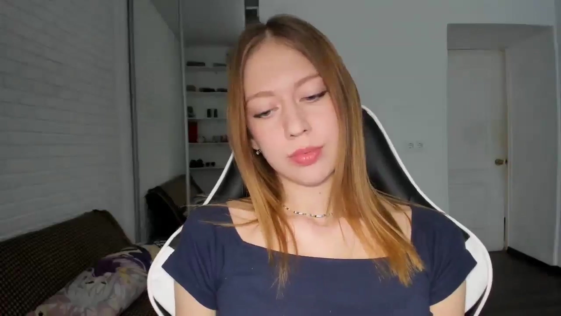 Gallery image thumbnail from RoboSasha's myfreecams stream on, 10/16/2024, 13:02 image 12 of 20