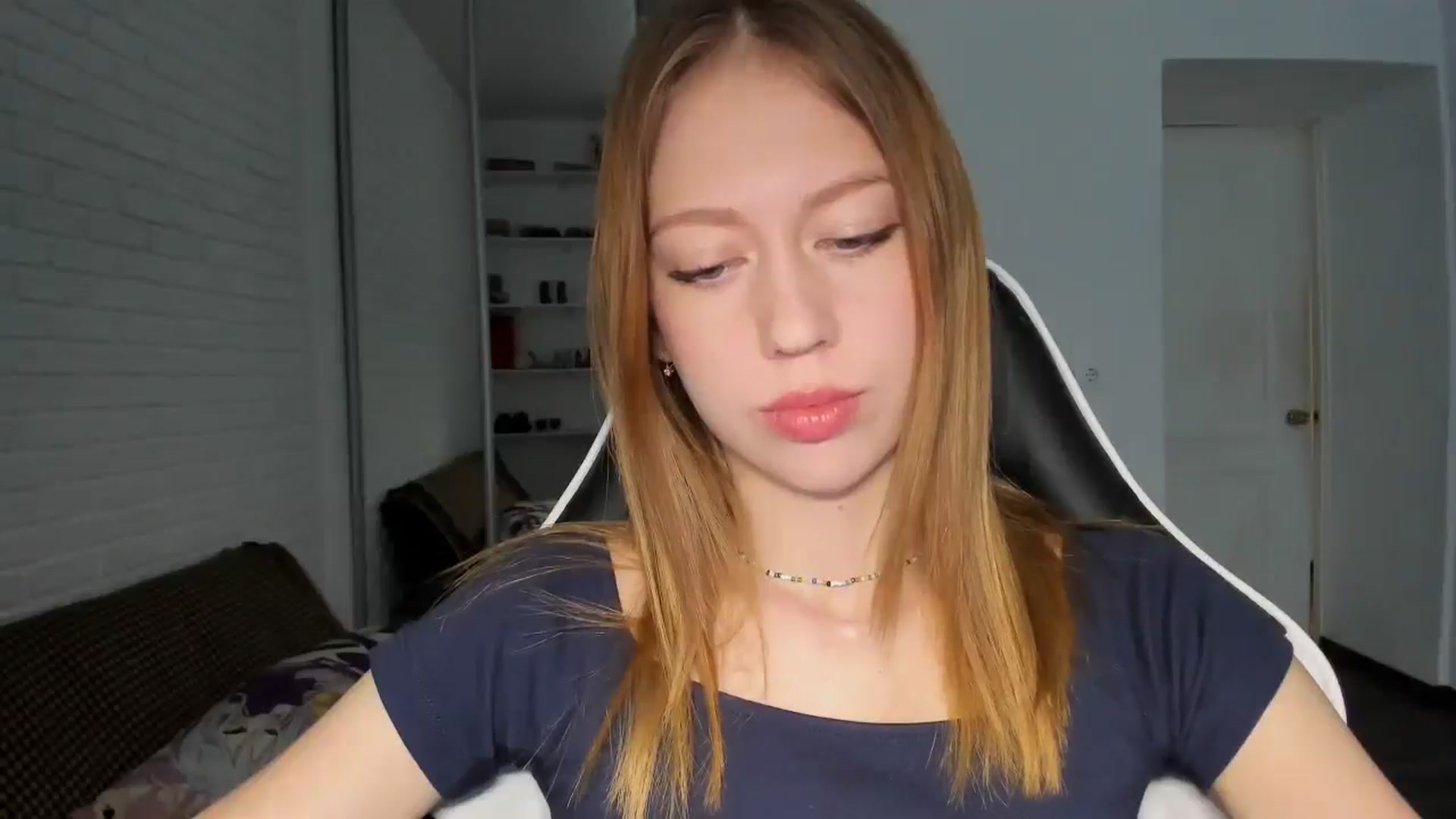 Gallery image thumbnail from RoboSasha's myfreecams stream on, 10/16/2024, 13:02 image 17 of 20