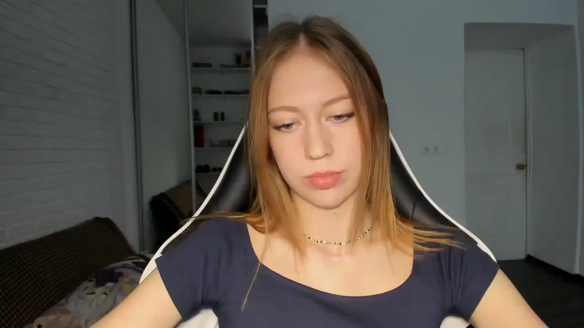 Gallery image thumbnail from RoboSasha's myfreecams stream on, 10/16/2024, 14:12 image 7 of 20