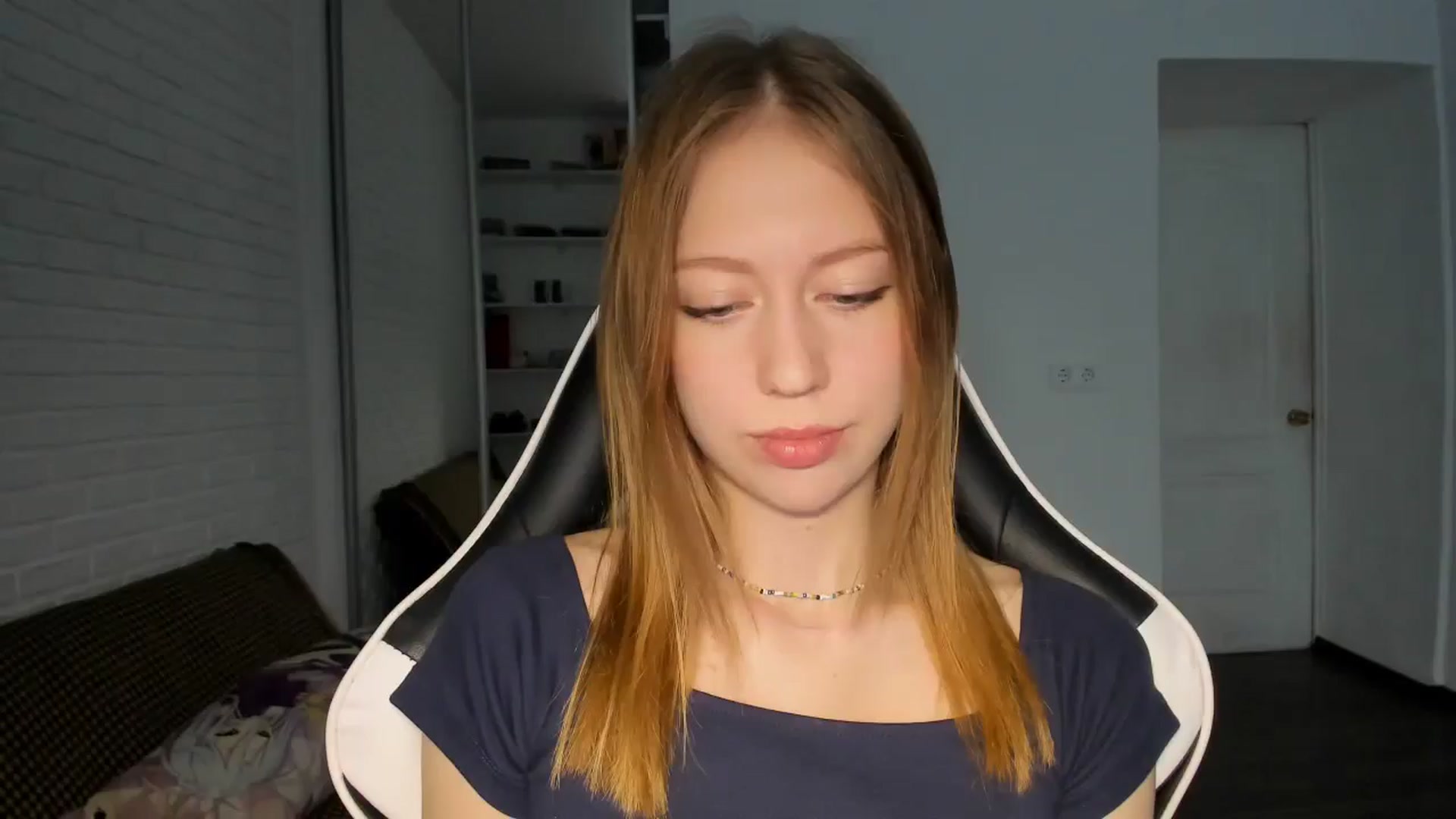 Gallery image thumbnail from RoboSasha's myfreecams stream on, 10/16/2024, 14:12 image 9 of 20