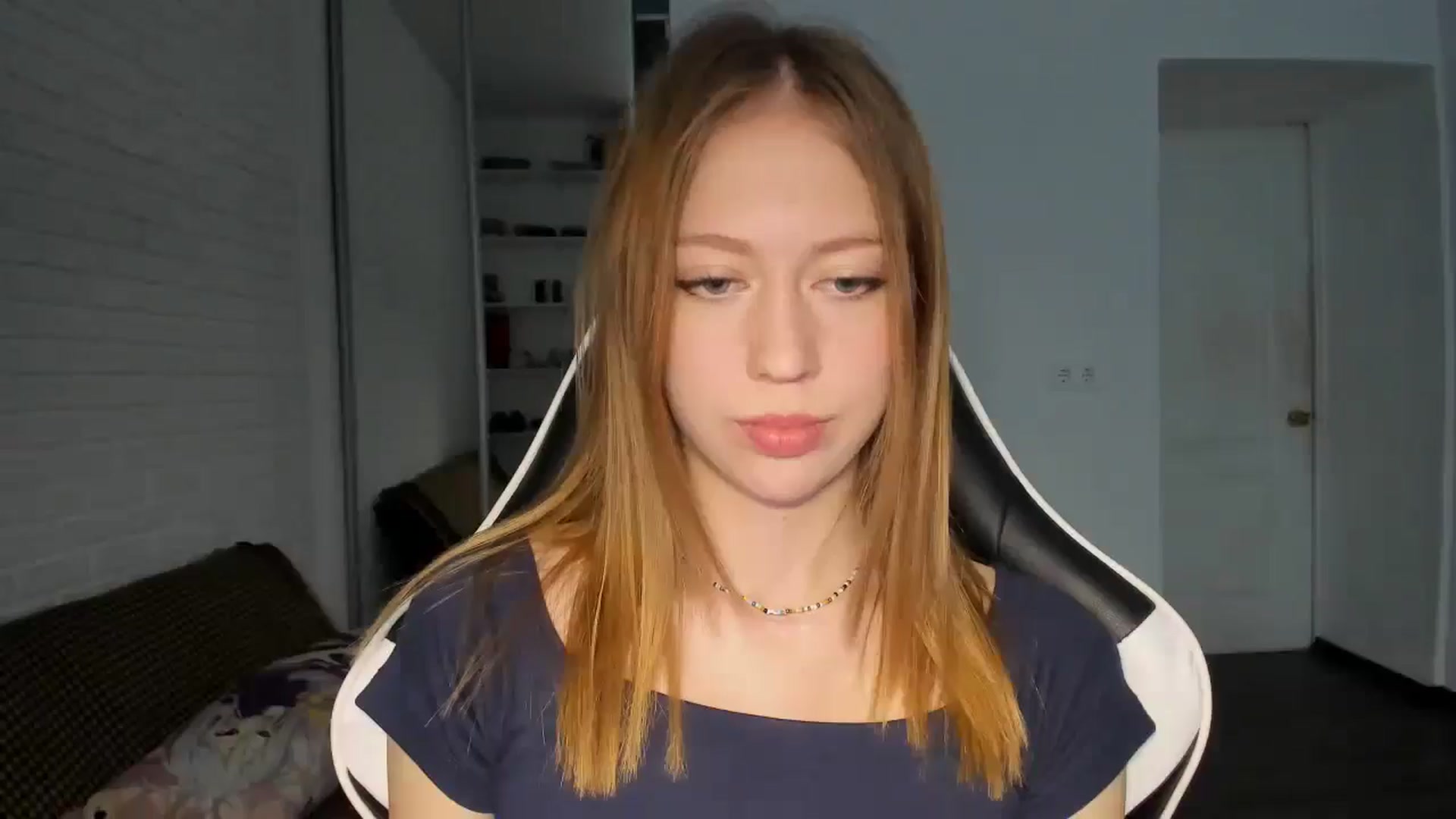 Gallery image thumbnail from RoboSasha's myfreecams stream on, 10/16/2024, 14:12 image 13 of 20