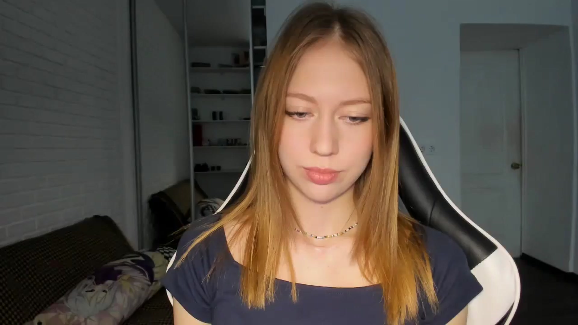 Gallery image thumbnail from RoboSasha's myfreecams stream on, 10/16/2024, 14:12 image 14 of 20