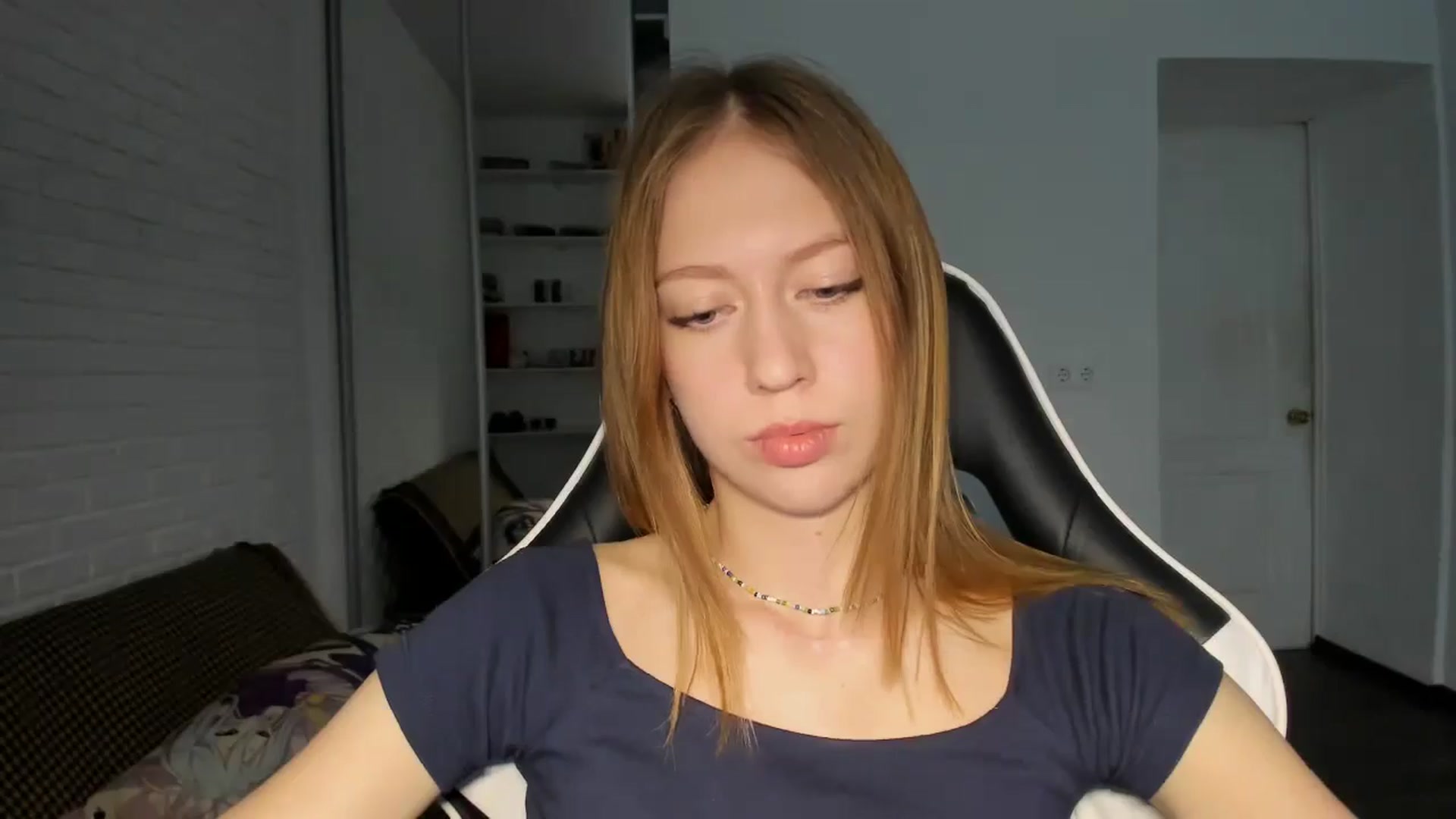 Gallery image thumbnail from RoboSasha's myfreecams stream on, 10/16/2024, 14:12 image 18 of 20