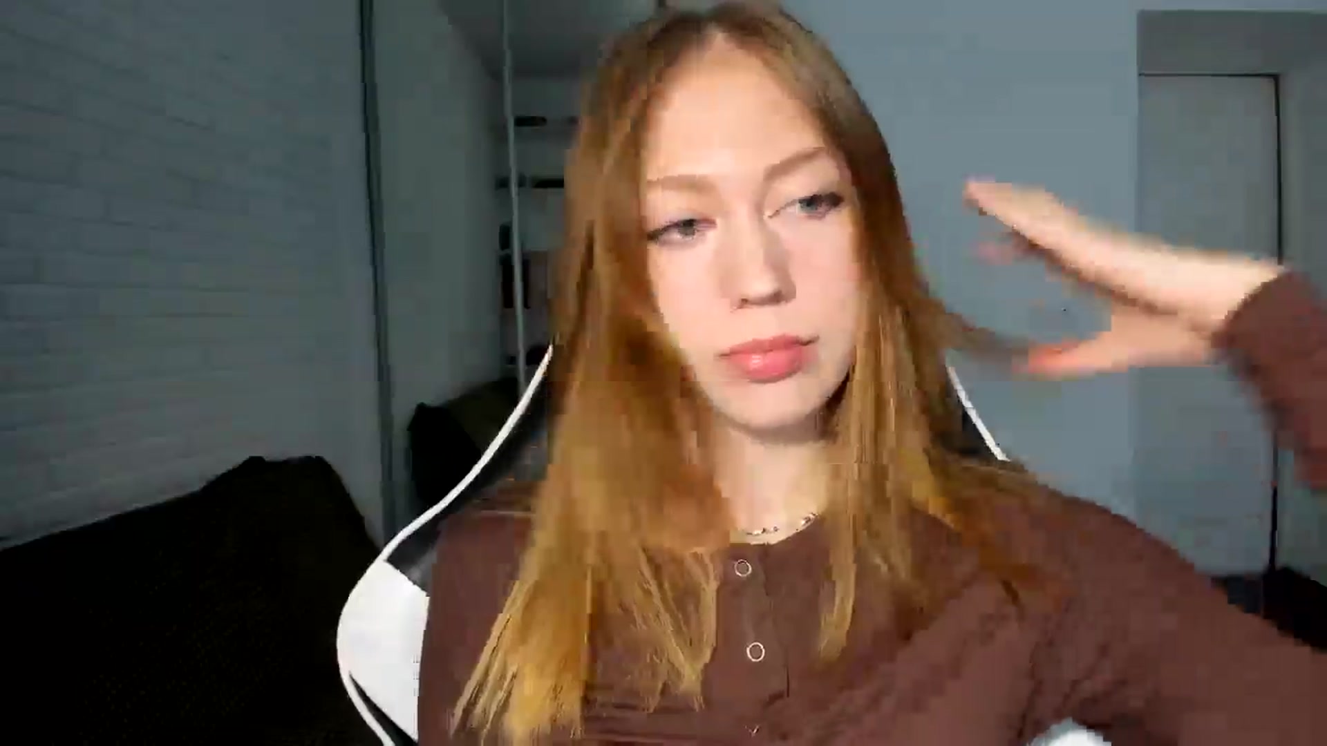 Gallery image thumbnail from RoboSasha's myfreecams stream on, 10/23/2024, 12:17 image 10 of 20