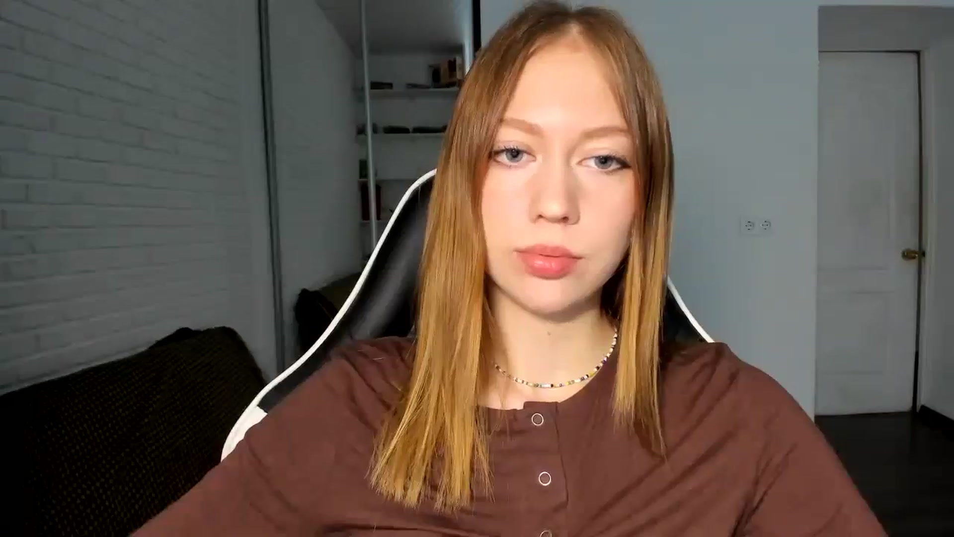 Gallery image thumbnail from RoboSasha's myfreecams stream on, 10/23/2024, 12:17 image 15 of 20