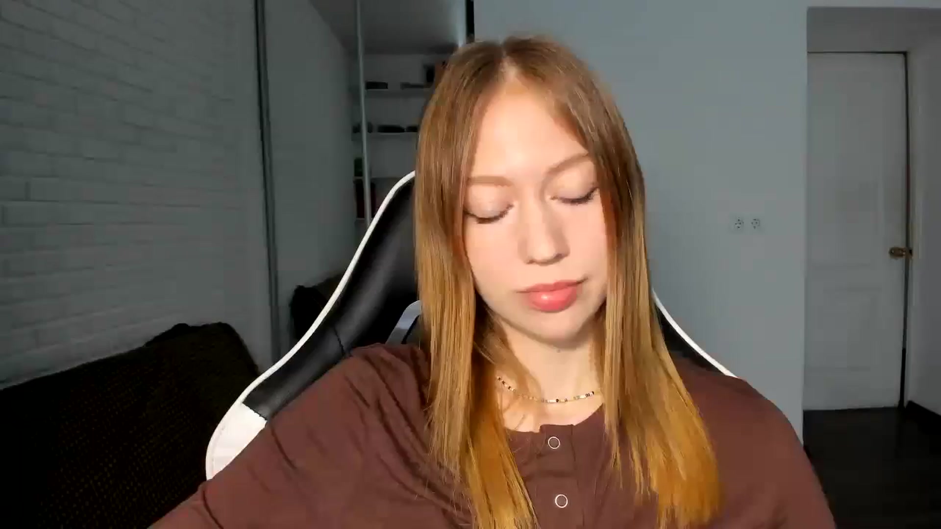 Gallery image thumbnail from RoboSasha's myfreecams stream on, 10/23/2024, 12:17 image 20 of 20