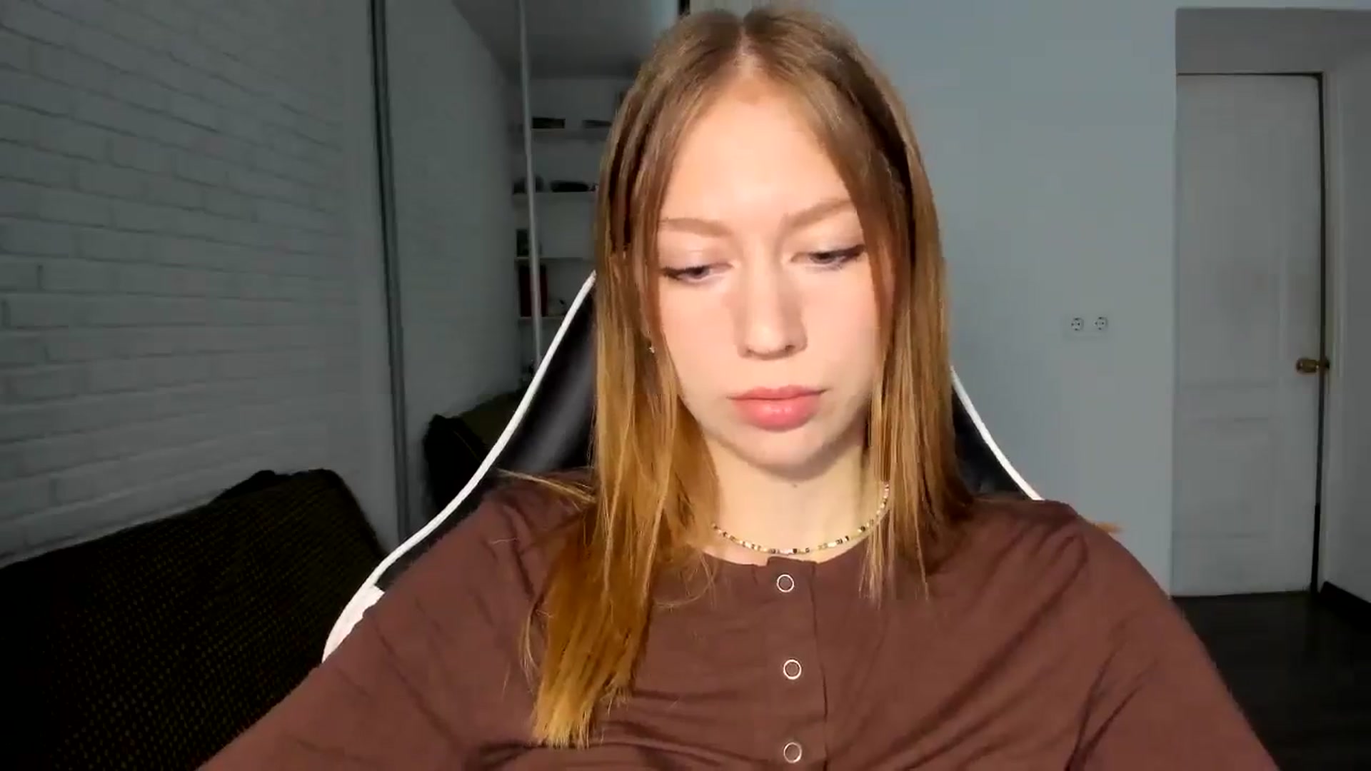 Gallery image thumbnail from RoboSasha's myfreecams stream on, 10/23/2024, 12:17 image 3 of 20