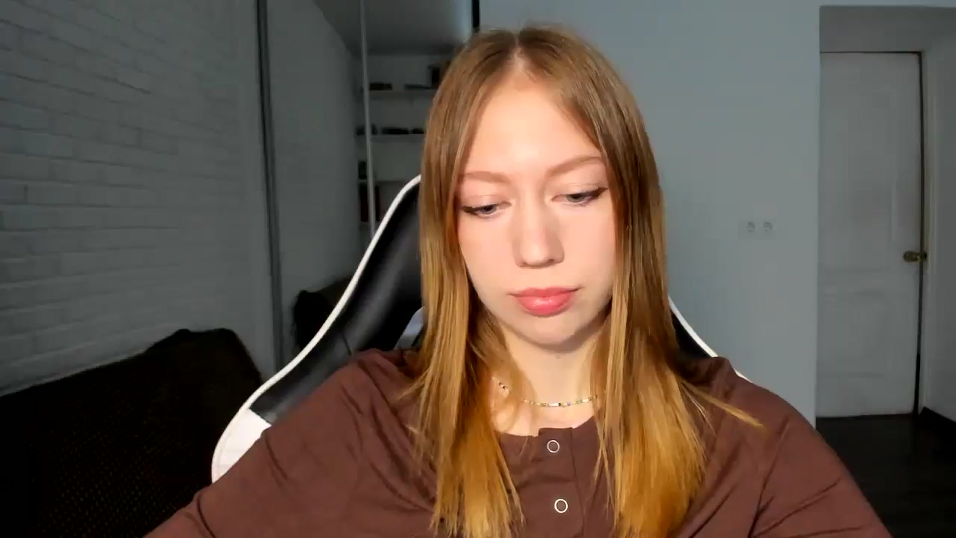 Gallery image thumbnail from RoboSasha's myfreecams stream on, 10/23/2024, 12:17 image 18 of 20