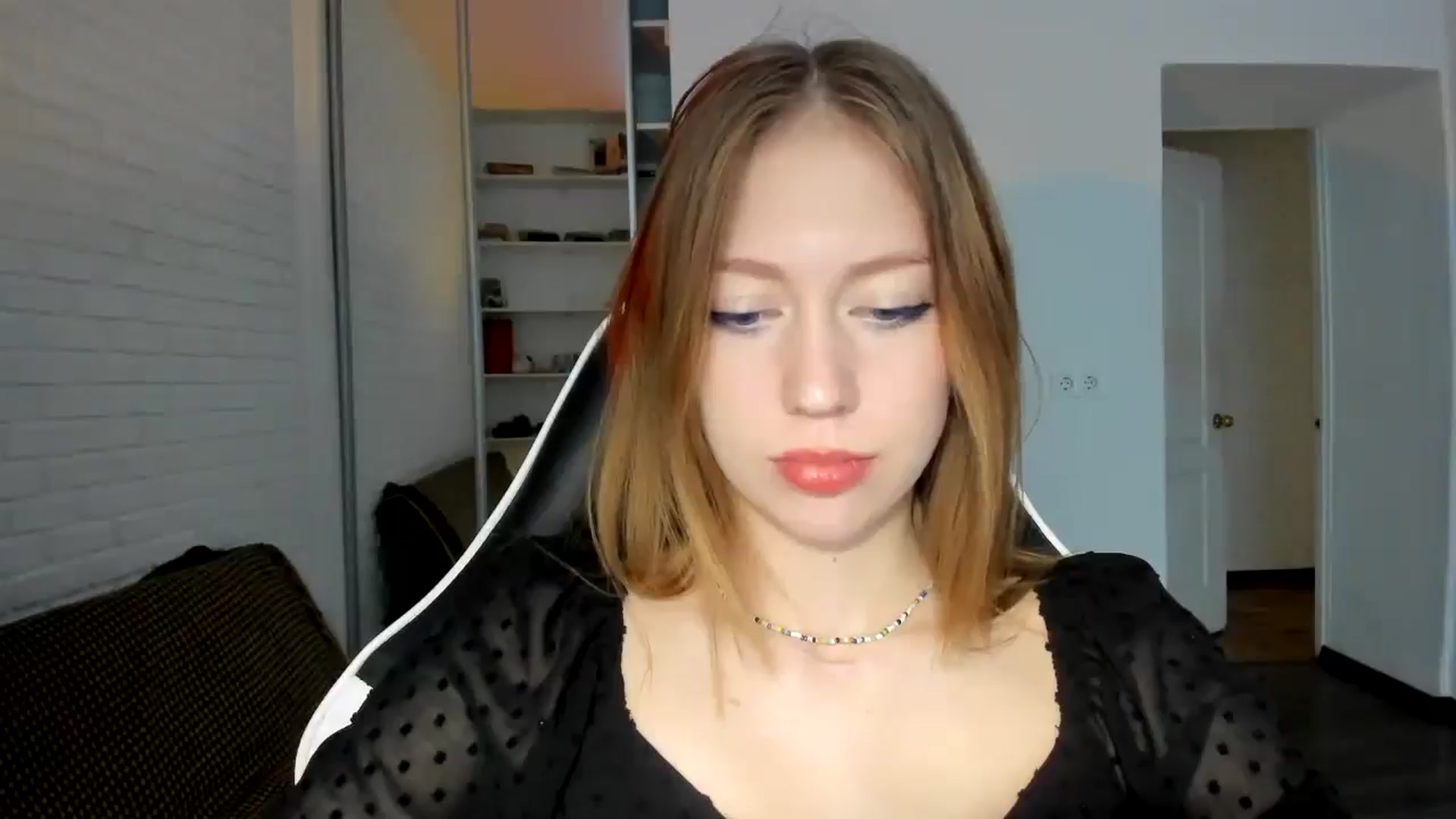 Gallery image thumbnail from RoboSasha's myfreecams stream on, 10/27/2024, 12:38 image 5 of 20