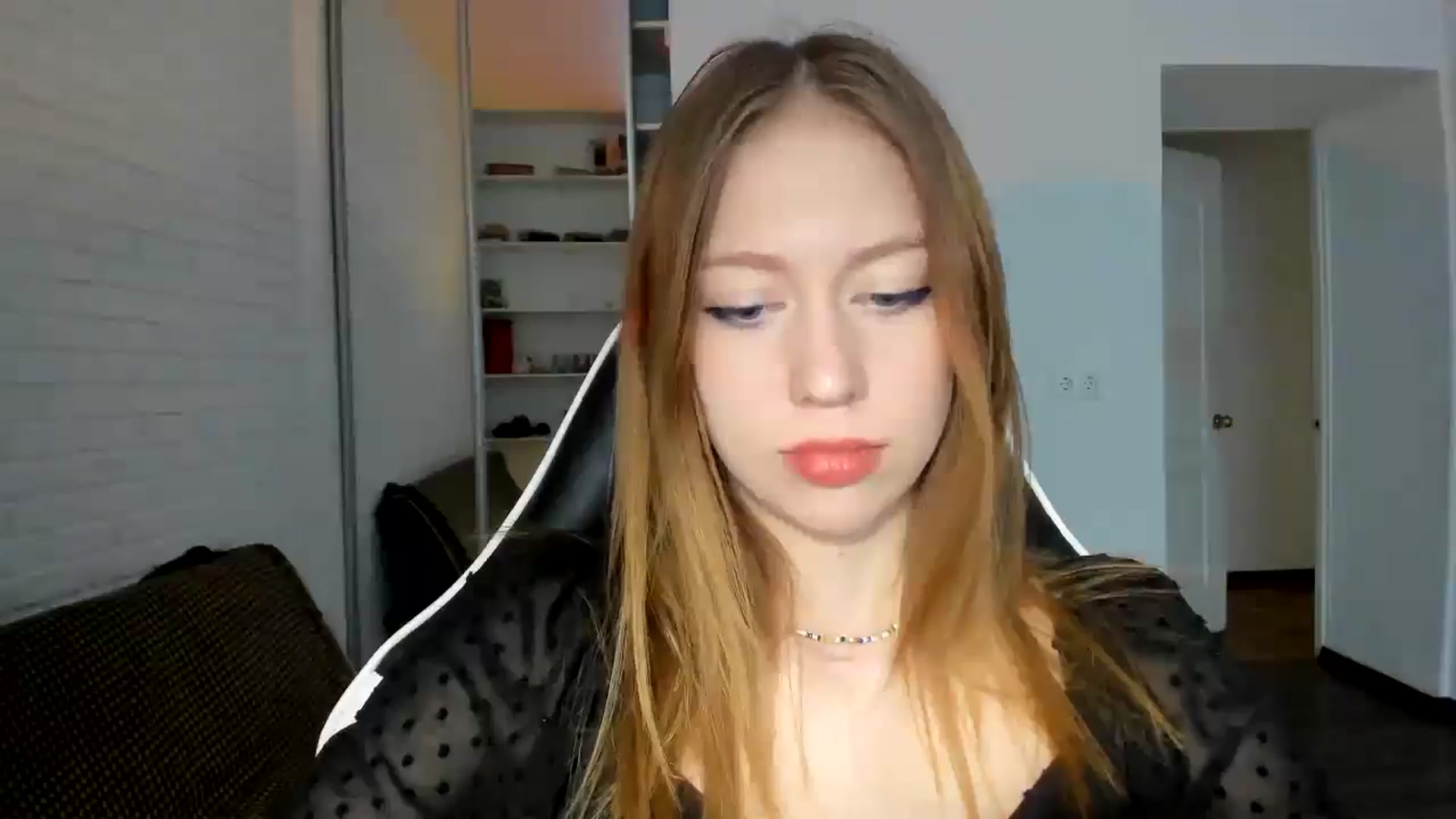 Gallery image thumbnail from RoboSasha's myfreecams stream on, 10/27/2024, 12:38 image 3 of 20