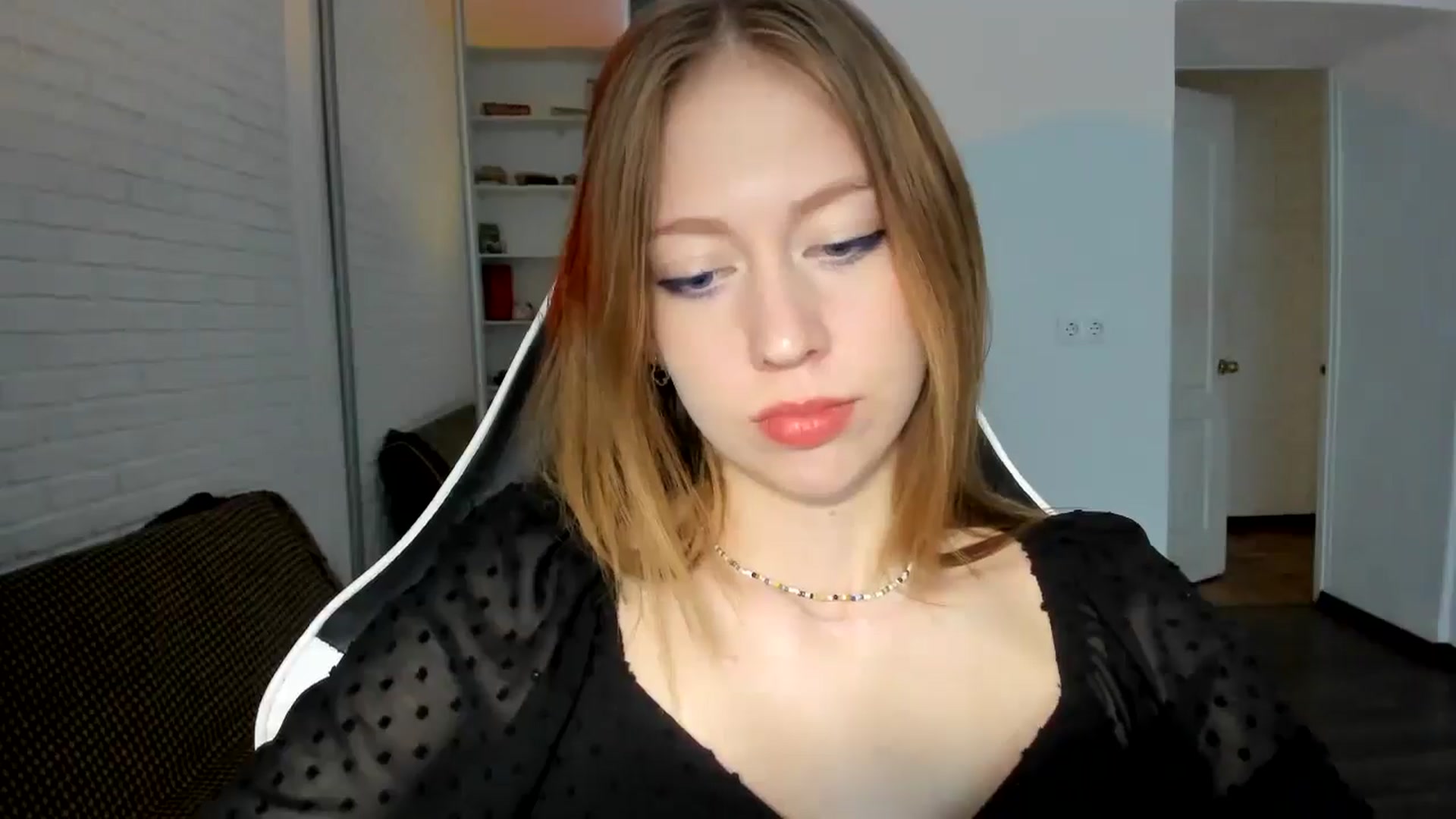 Gallery image thumbnail from RoboSasha's myfreecams stream on, 10/27/2024, 12:38 image 7 of 20