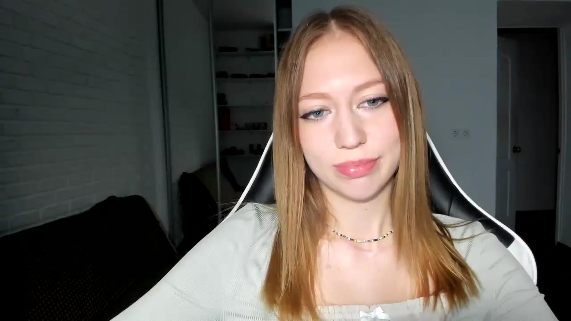 Gallery image thumbnail from RoboSasha's myfreecams stream on, 10/28/2024, 14:29 image 19 of 20
