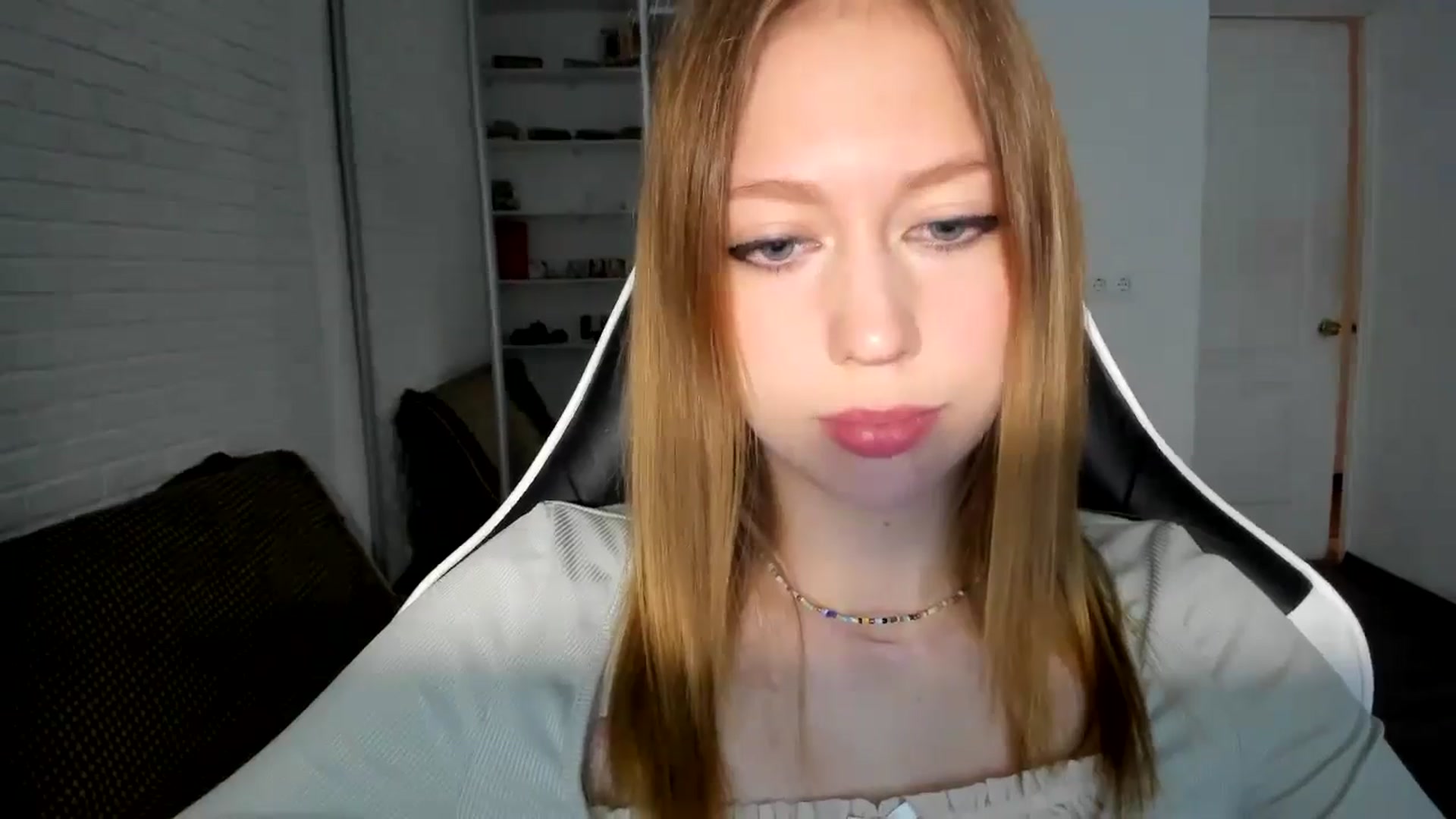 Gallery image thumbnail from RoboSasha's myfreecams stream on, 10/28/2024, 14:29 image 5 of 20