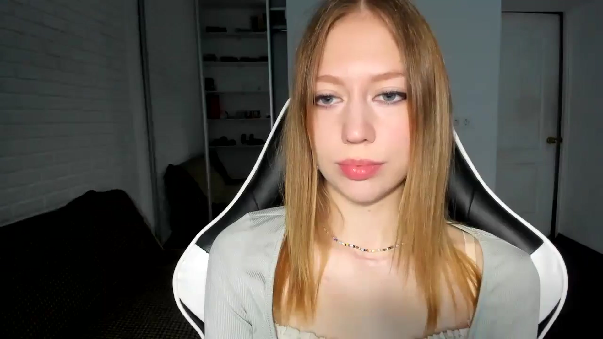 Gallery image thumbnail from RoboSasha's myfreecams stream on, 10/28/2024, 14:29 image 12 of 20