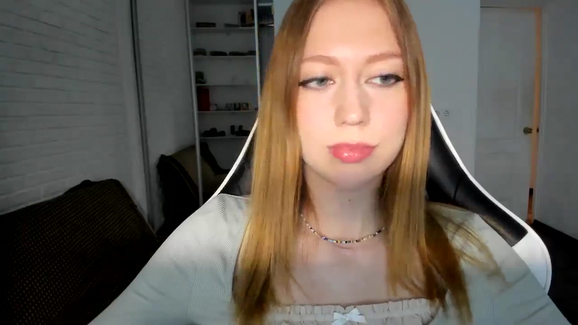 Gallery image thumbnail from RoboSasha's myfreecams stream on, 10/28/2024, 14:29 image 4 of 20