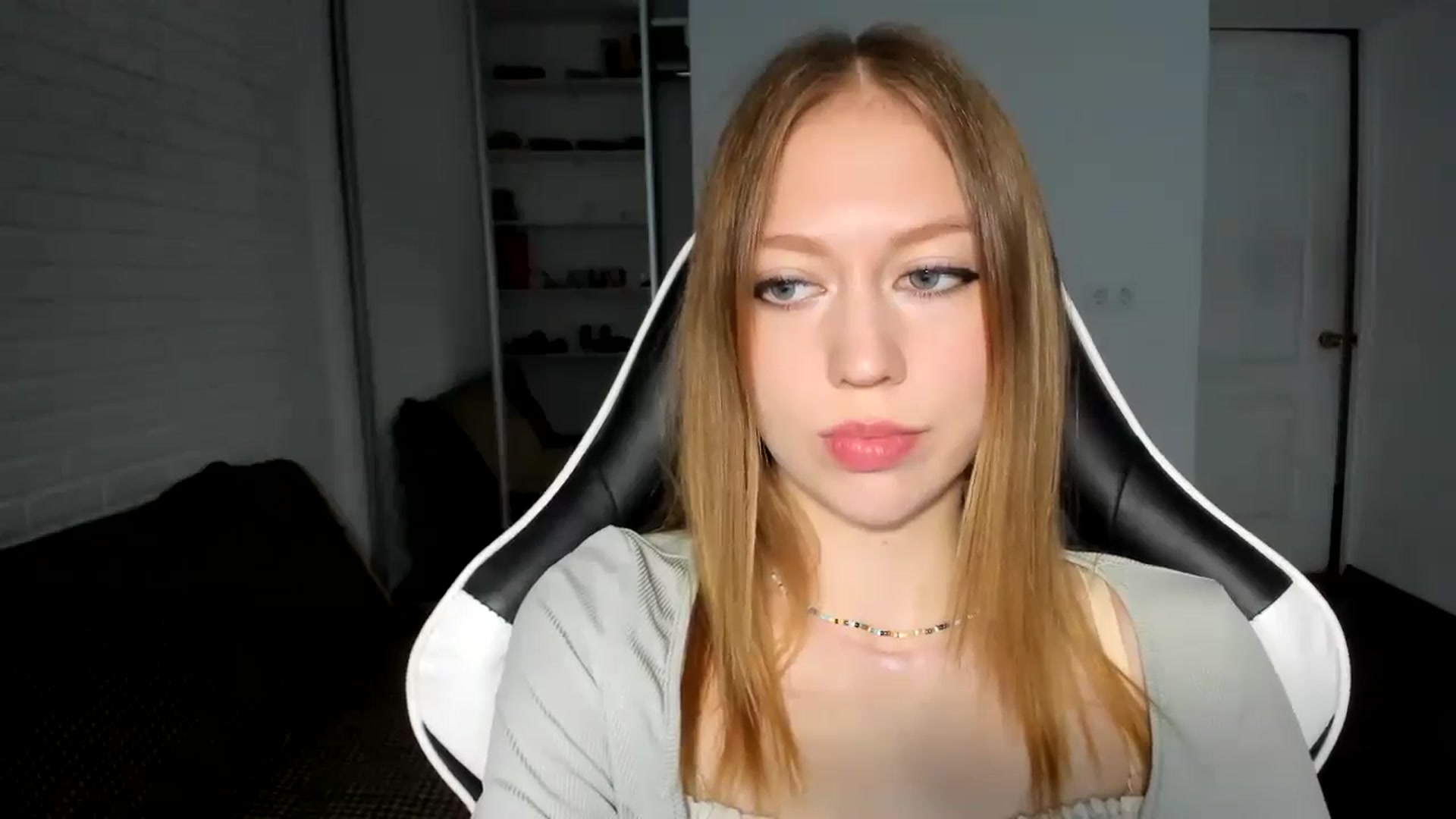 Gallery image thumbnail from RoboSasha's myfreecams stream on, 10/28/2024, 14:29 image 11 of 20
