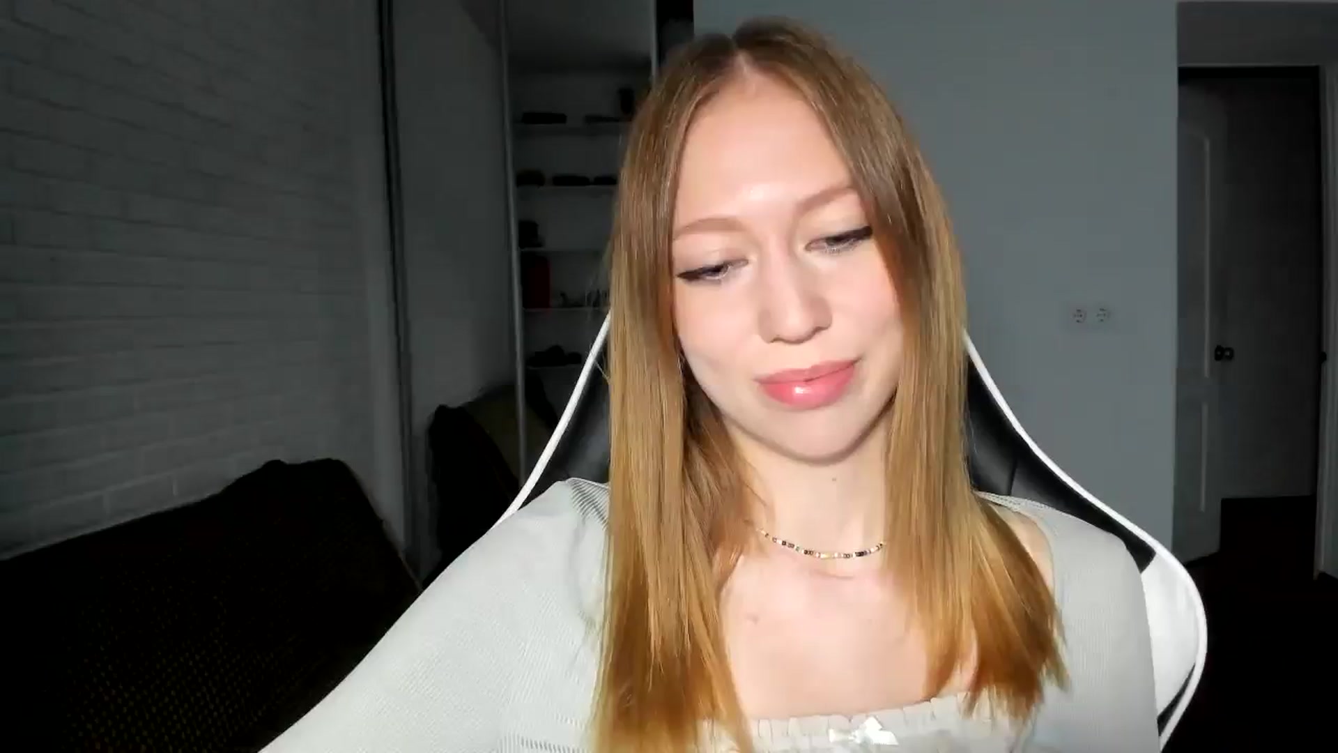 Gallery image thumbnail from RoboSasha's myfreecams stream on, 10/28/2024, 14:29 image 17 of 20