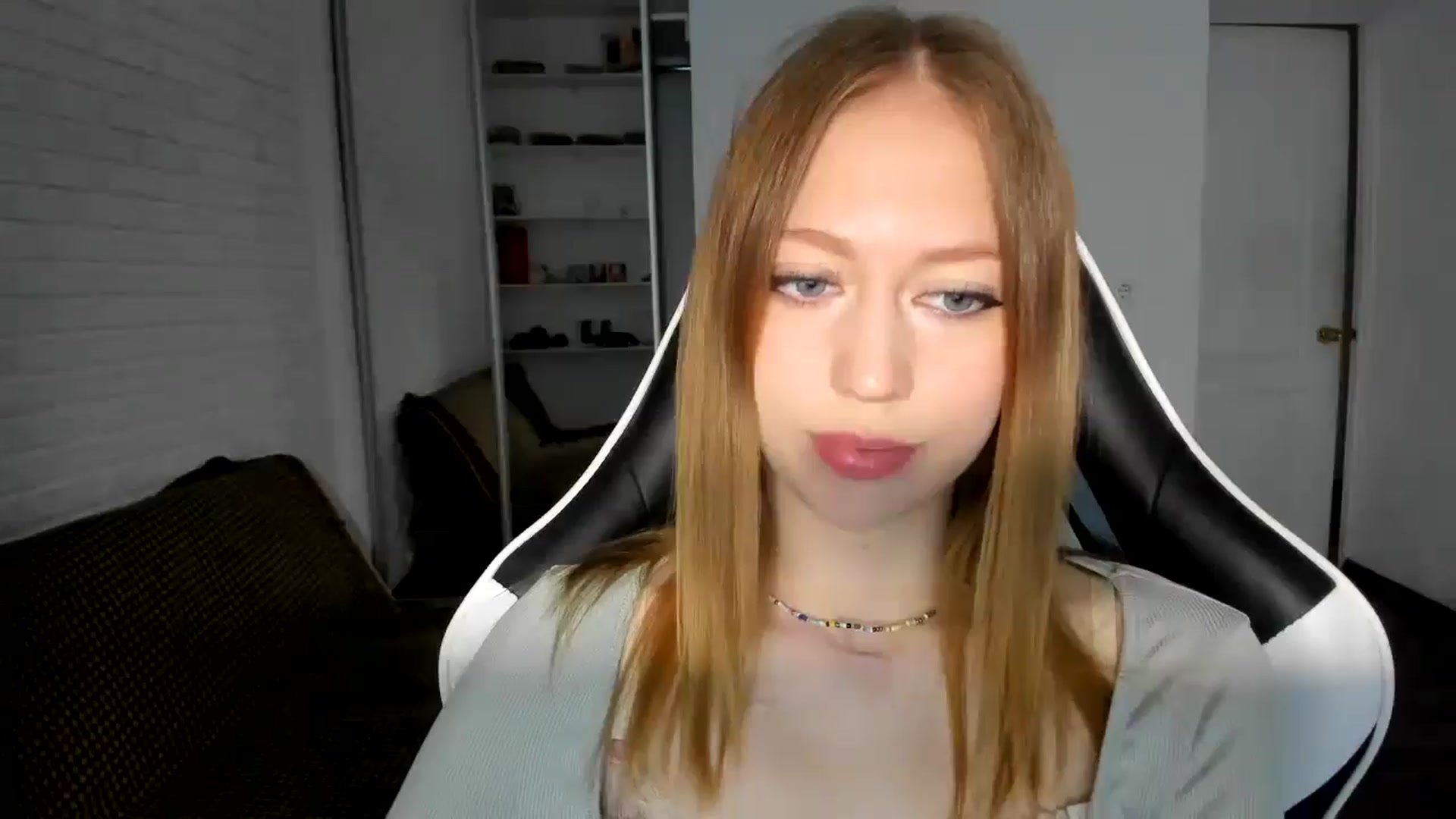 Gallery image thumbnail from RoboSasha's myfreecams stream on, 10/28/2024, 14:29 image 10 of 20