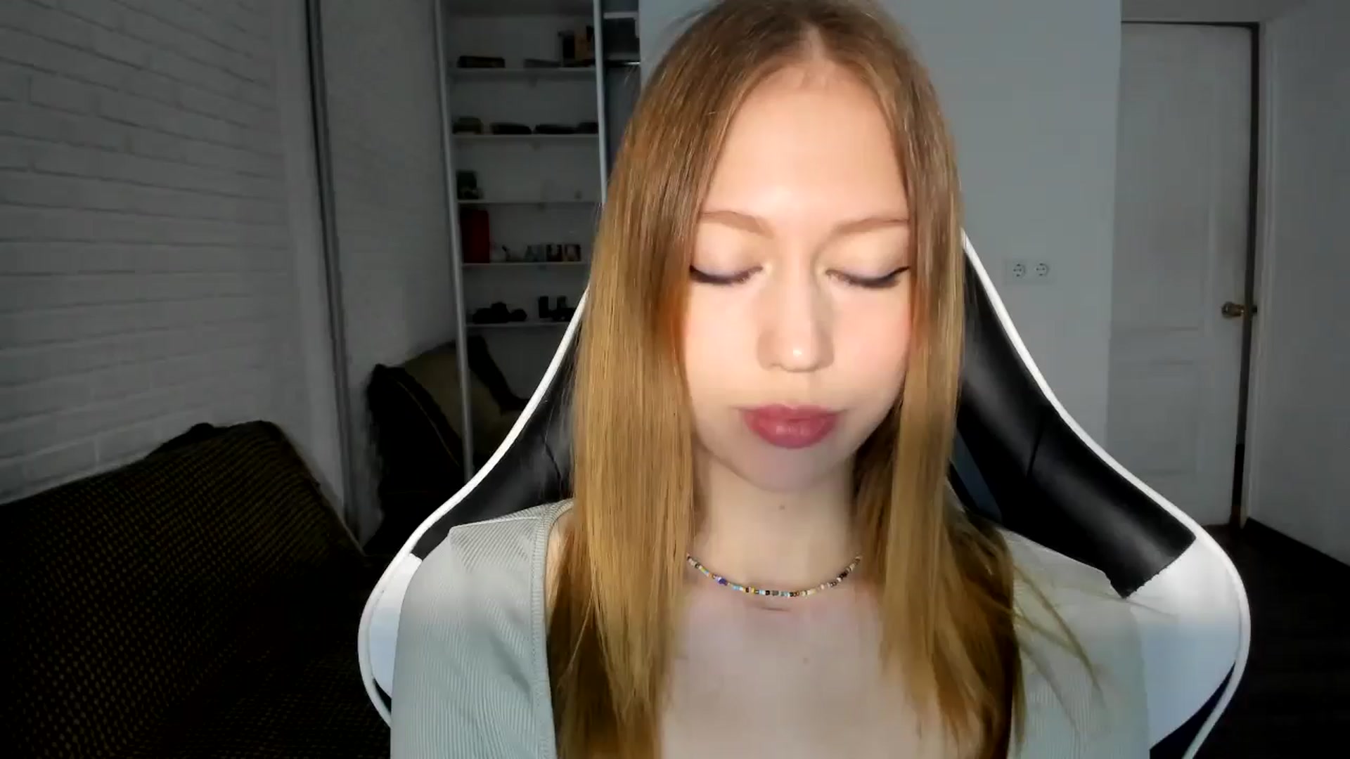 Gallery image thumbnail from RoboSasha's myfreecams stream on, 10/28/2024, 14:29 image 8 of 20