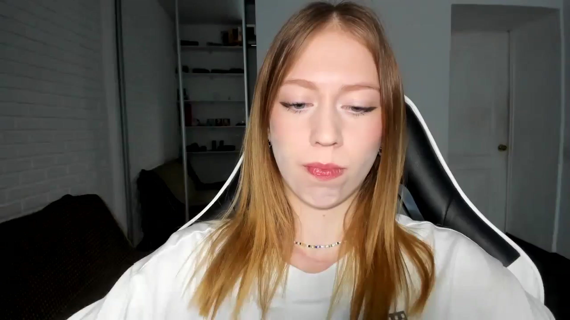 Gallery image thumbnail from RoboSasha's myfreecams stream on, 11/04/2024, 13:15 image 16 of 20