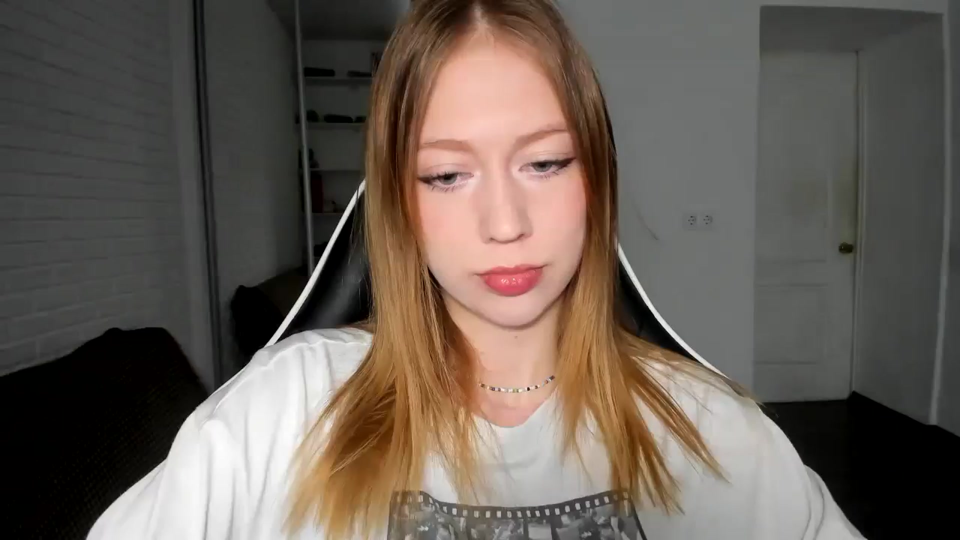 Gallery image thumbnail from RoboSasha's myfreecams stream on, 11/04/2024, 13:15 image 1 of 20